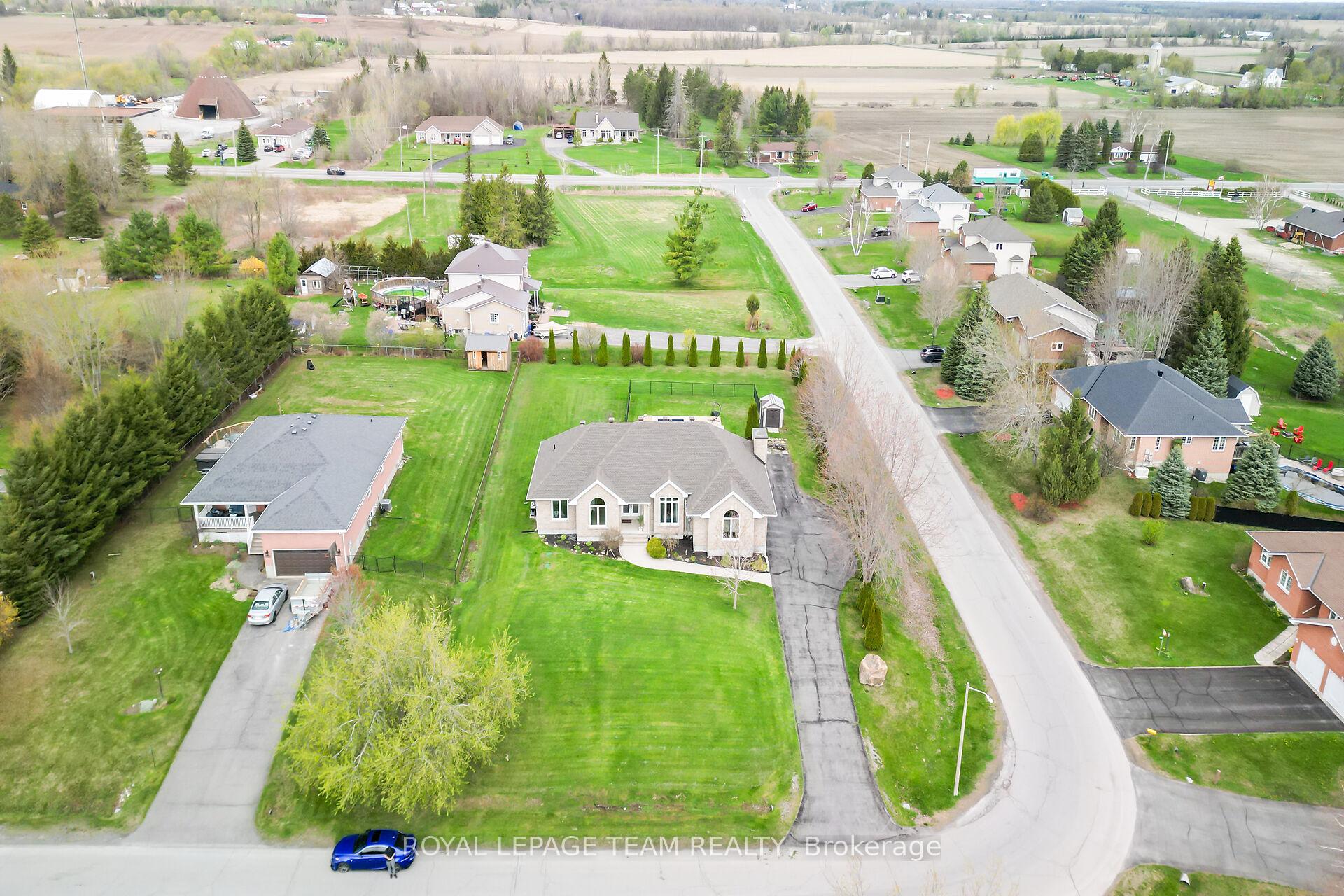 Photo 40 of 2127 Trailwood Drive, Ottawa, North Gower — HOMEH