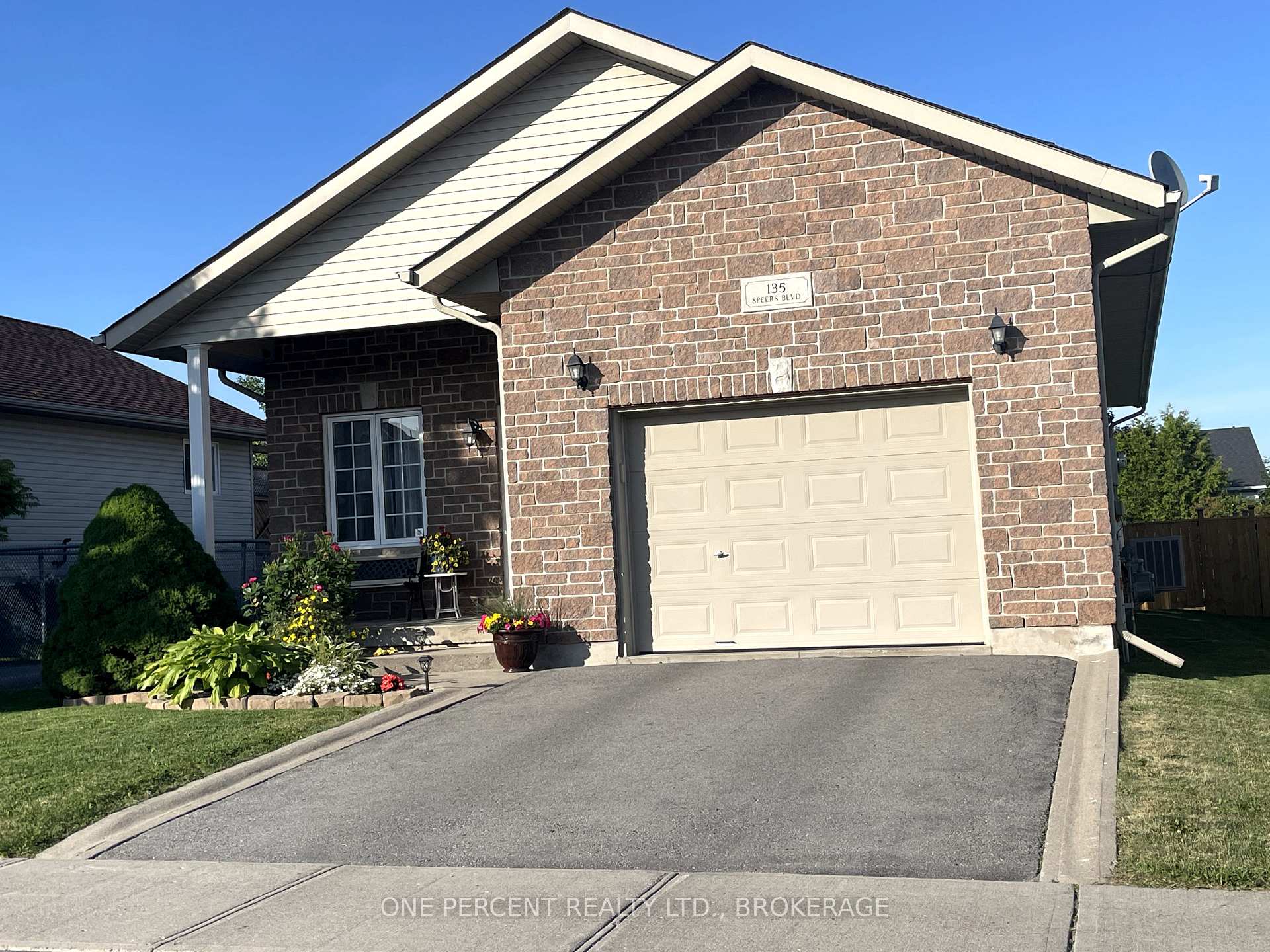 Photo 2 of 135 Speers Boulevard, Loyalist, Amherstview — HOMEH