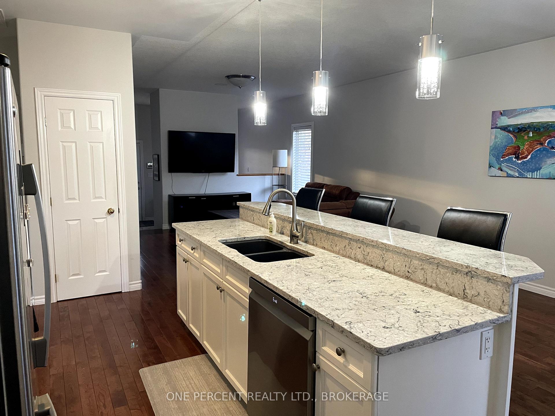 Photo 5 of 135 Speers Boulevard, Loyalist, Amherstview — HOMEH