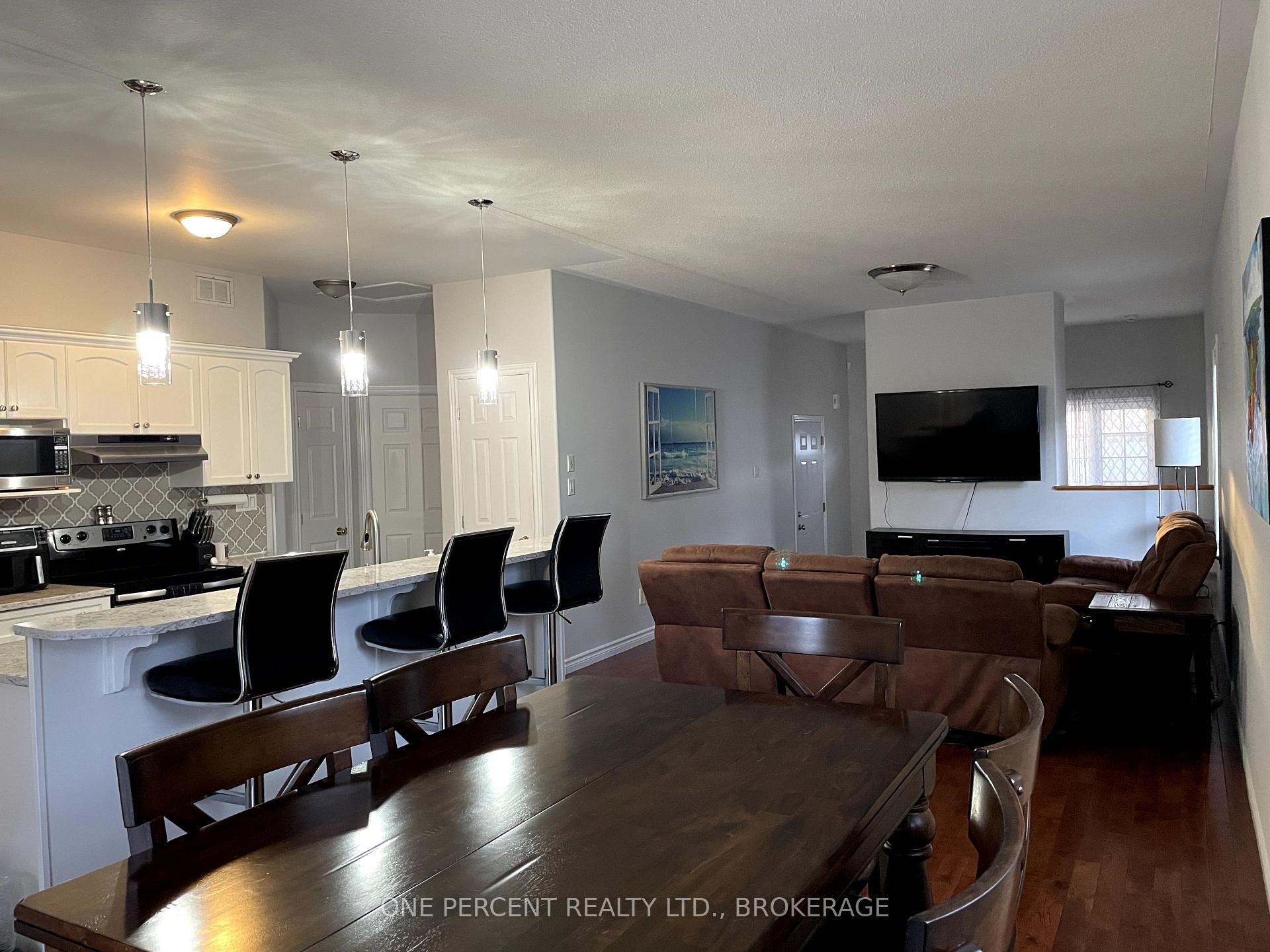 Photo 6 of 135 Speers Boulevard, Loyalist, Amherstview — HOMEH