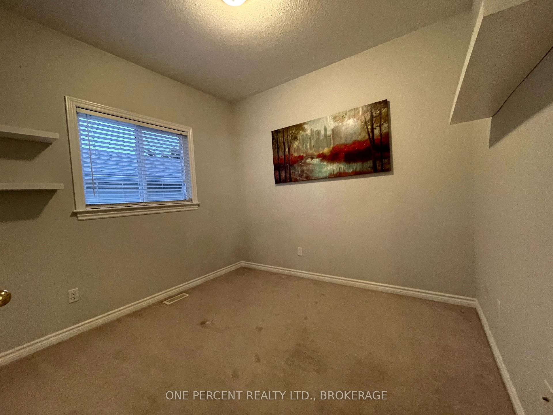 Photo 11 of 135 Speers Boulevard, Loyalist, Amherstview — HOMEH