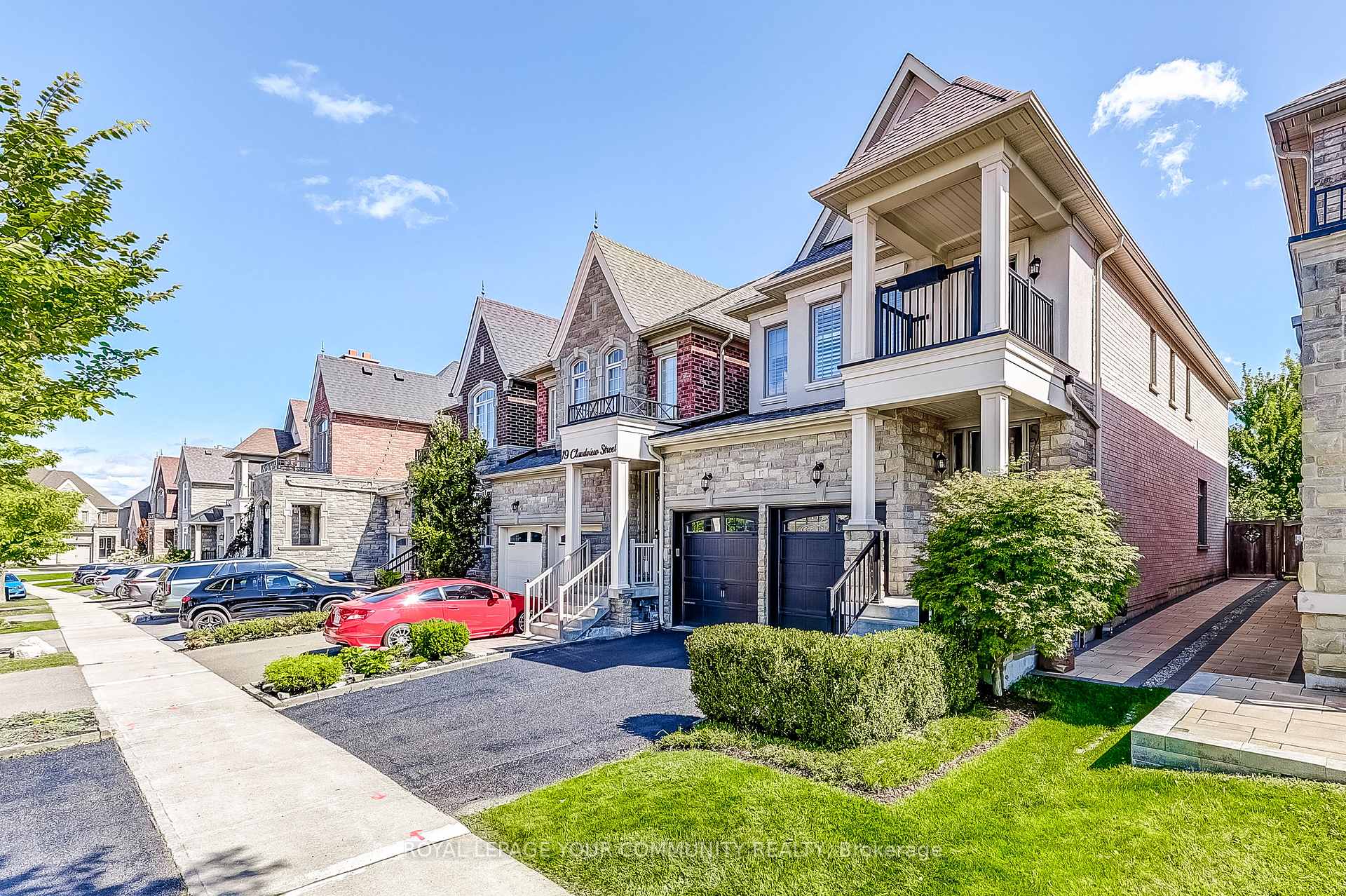 Photo 2 of 17 Claudview Street, King, King City — HOMEH