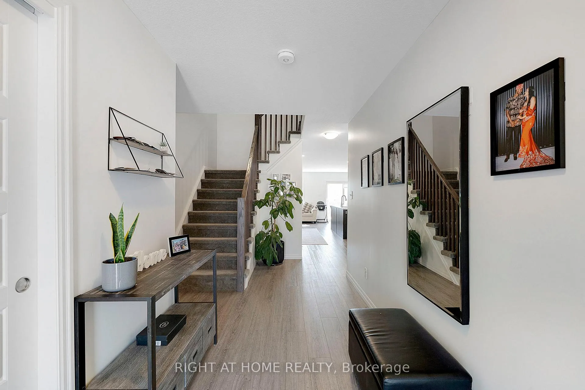 Photo 5 of 78 Pony Way, Kitchener — HOMEH