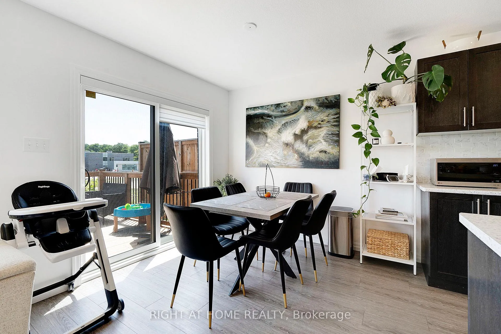 Photo 8 of 78 Pony Way, Kitchener — HOMEH