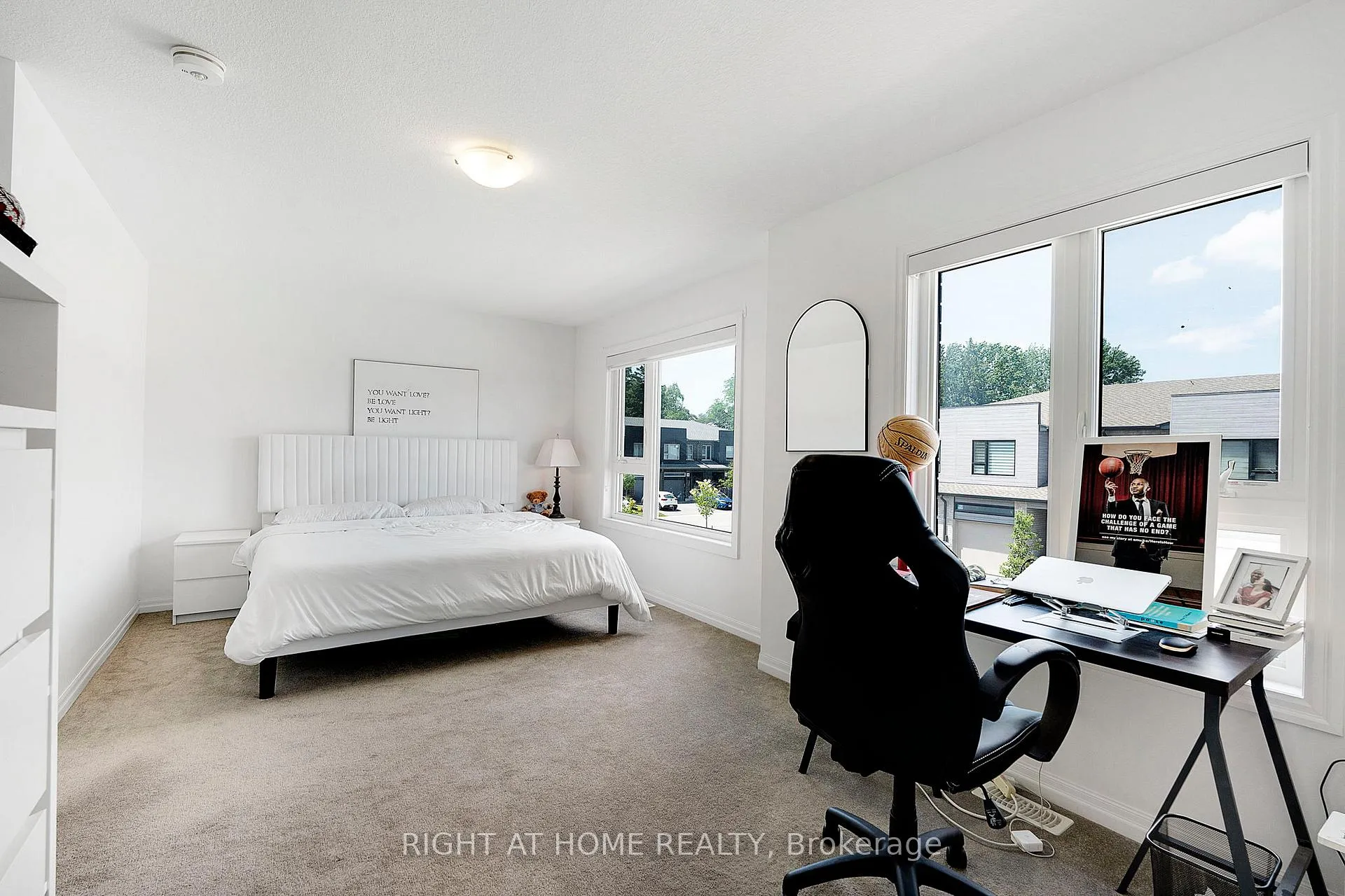 Photo 12 of 78 Pony Way, Kitchener — HOMEH
