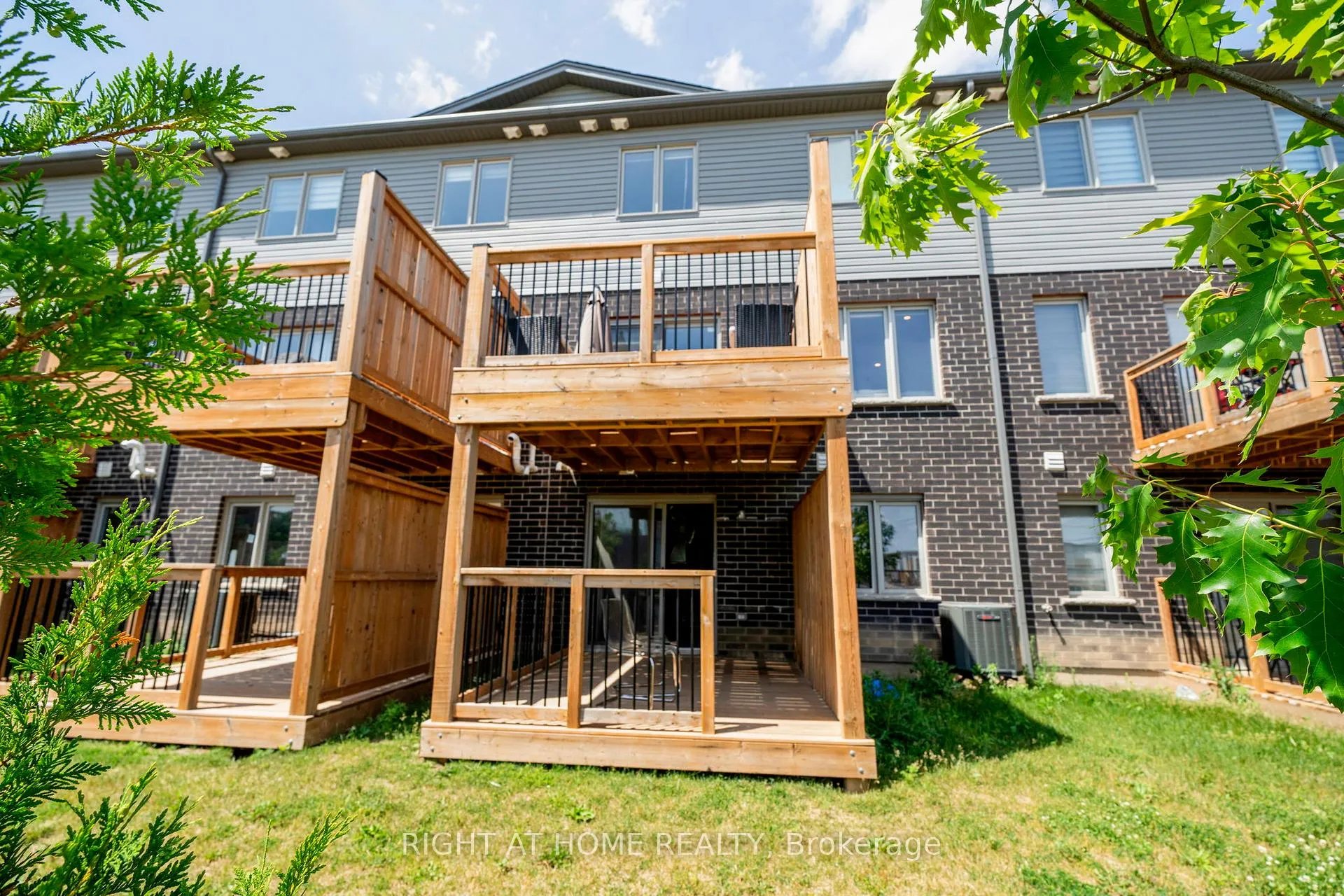Photo 28 of 78 Pony Way, Kitchener — HOMEH