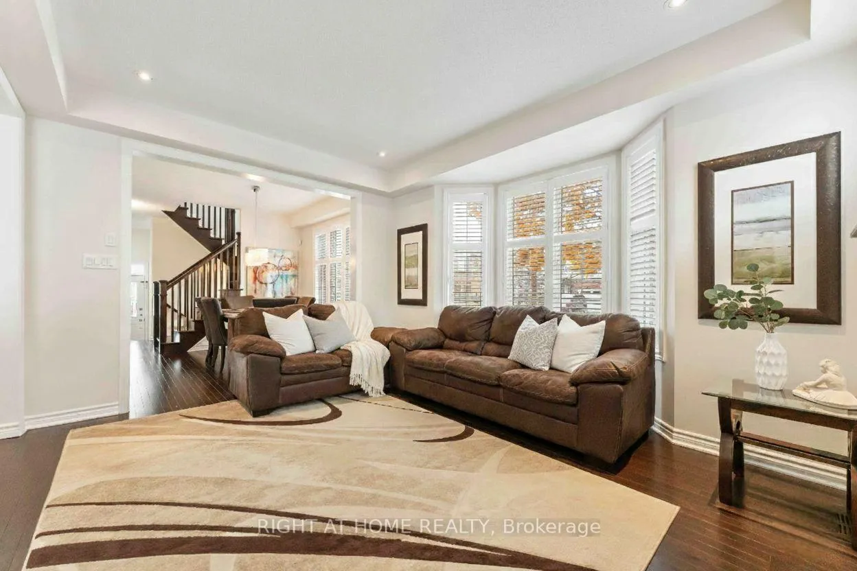 Photo 7 of 369 Autumnfield Street, Ottawa, Kanata - Emerald Meadows/Trailwest — HOMEH