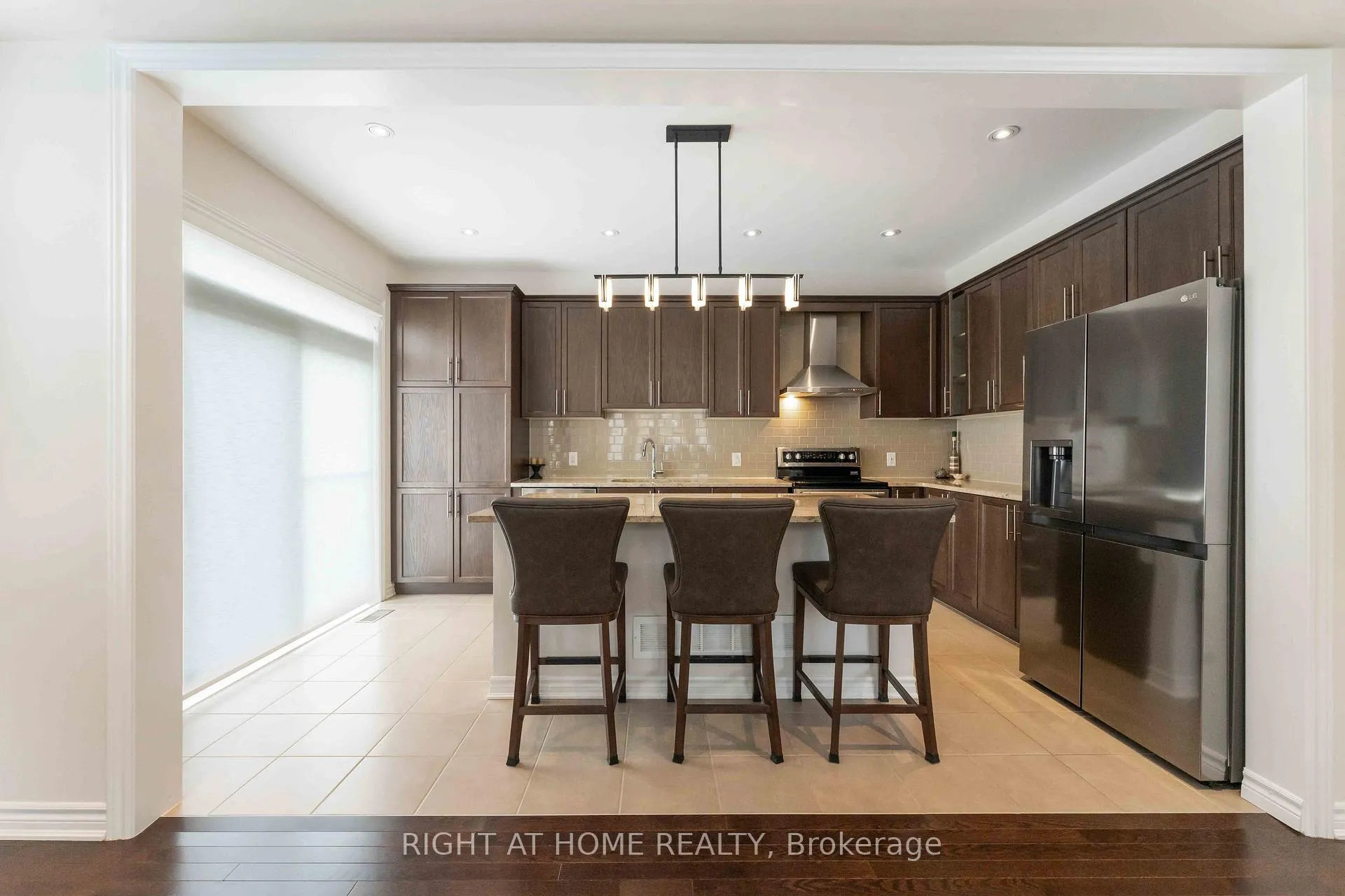 Photo 11 of 369 Autumnfield Street, Ottawa, Kanata - Emerald Meadows/Trailwest — HOMEH