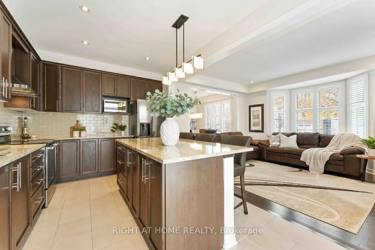 Photo 13 of 369 Autumnfield Street, Ottawa, Kanata - Emerald Meadows/Trailwest — HOMEH