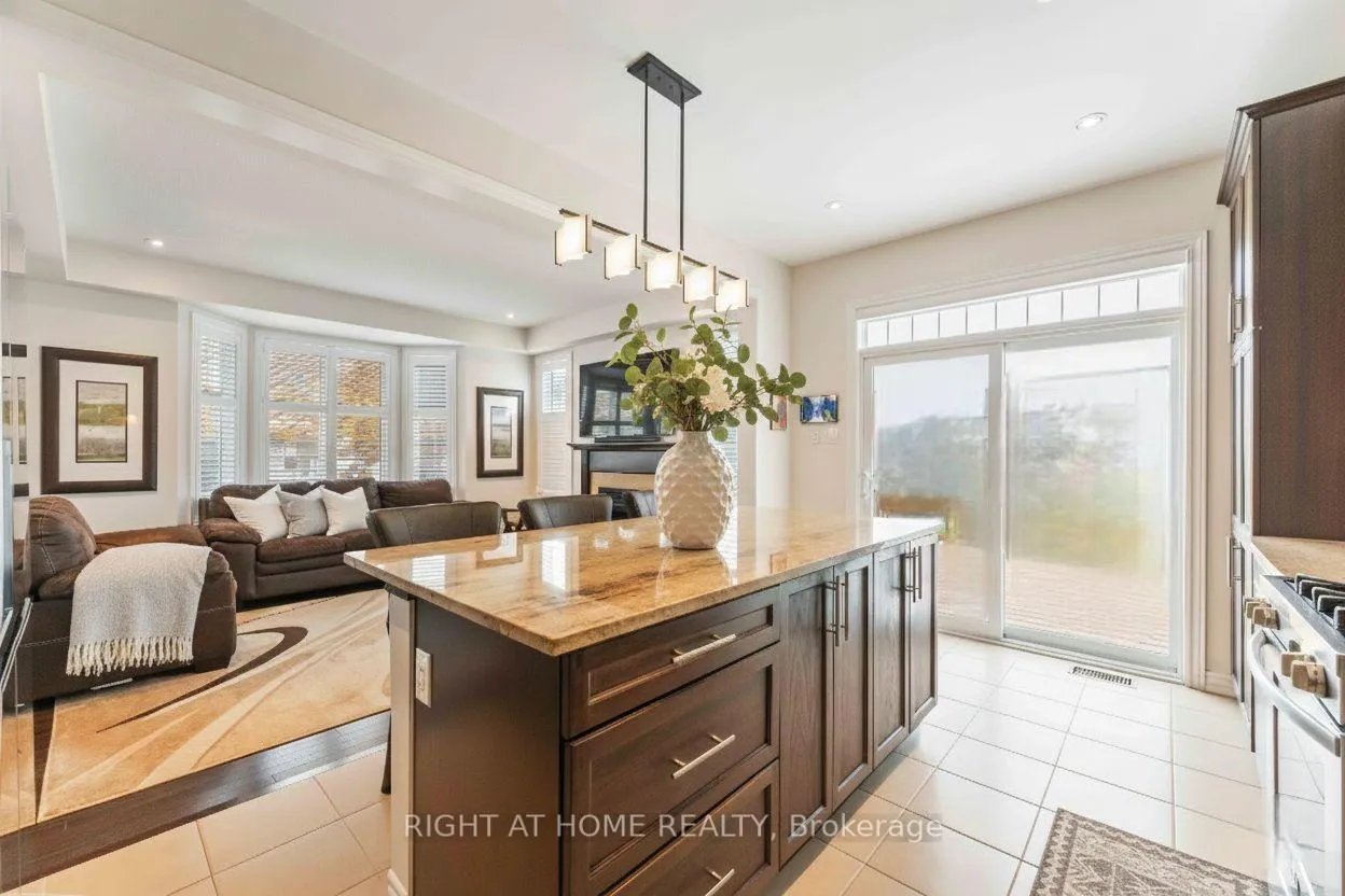 Photo 14 of 369 Autumnfield Street, Ottawa, Kanata - Emerald Meadows/Trailwest — HOMEH