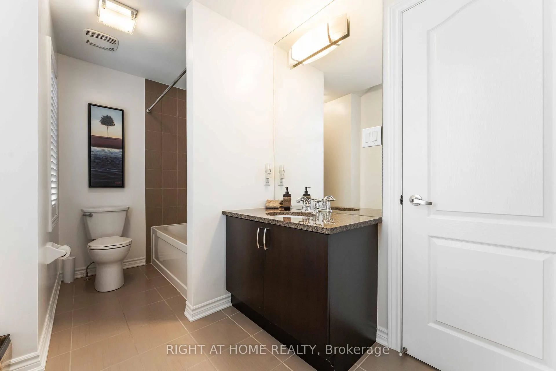 Photo 16 of 369 Autumnfield Street, Ottawa, Kanata - Emerald Meadows/Trailwest — HOMEH