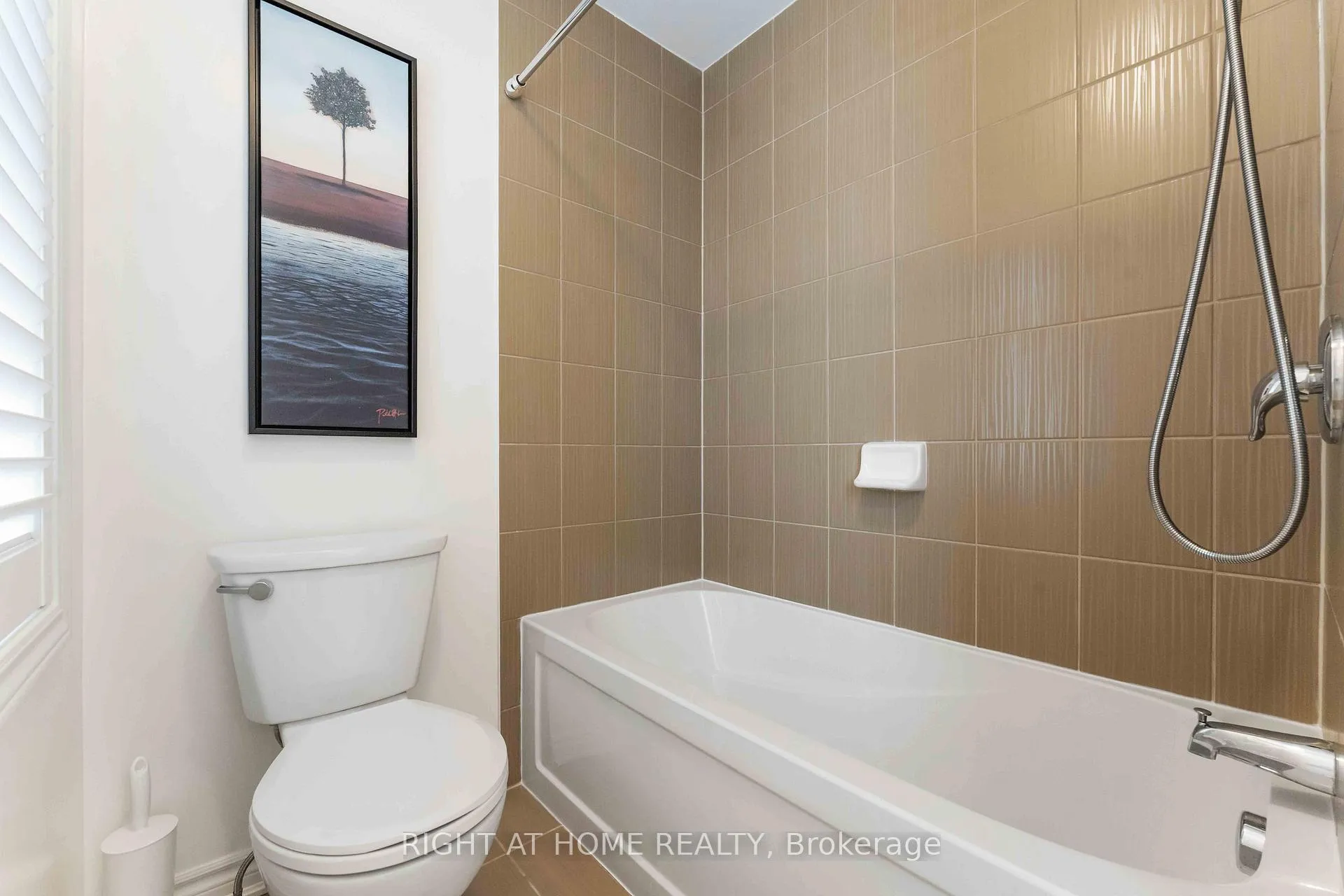 Photo 17 of 369 Autumnfield Street, Ottawa, Kanata - Emerald Meadows/Trailwest — HOMEH