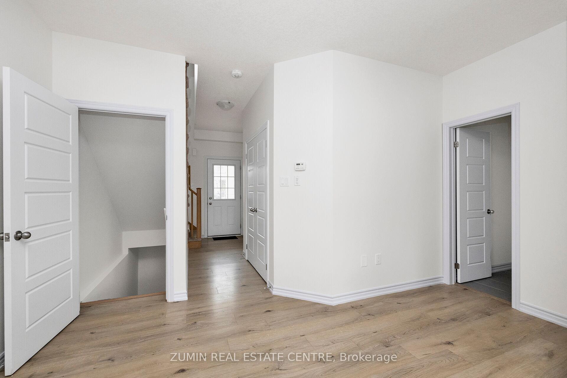 Photo 10 of 78 Dewberry Drive, Kitchener — HOMEH