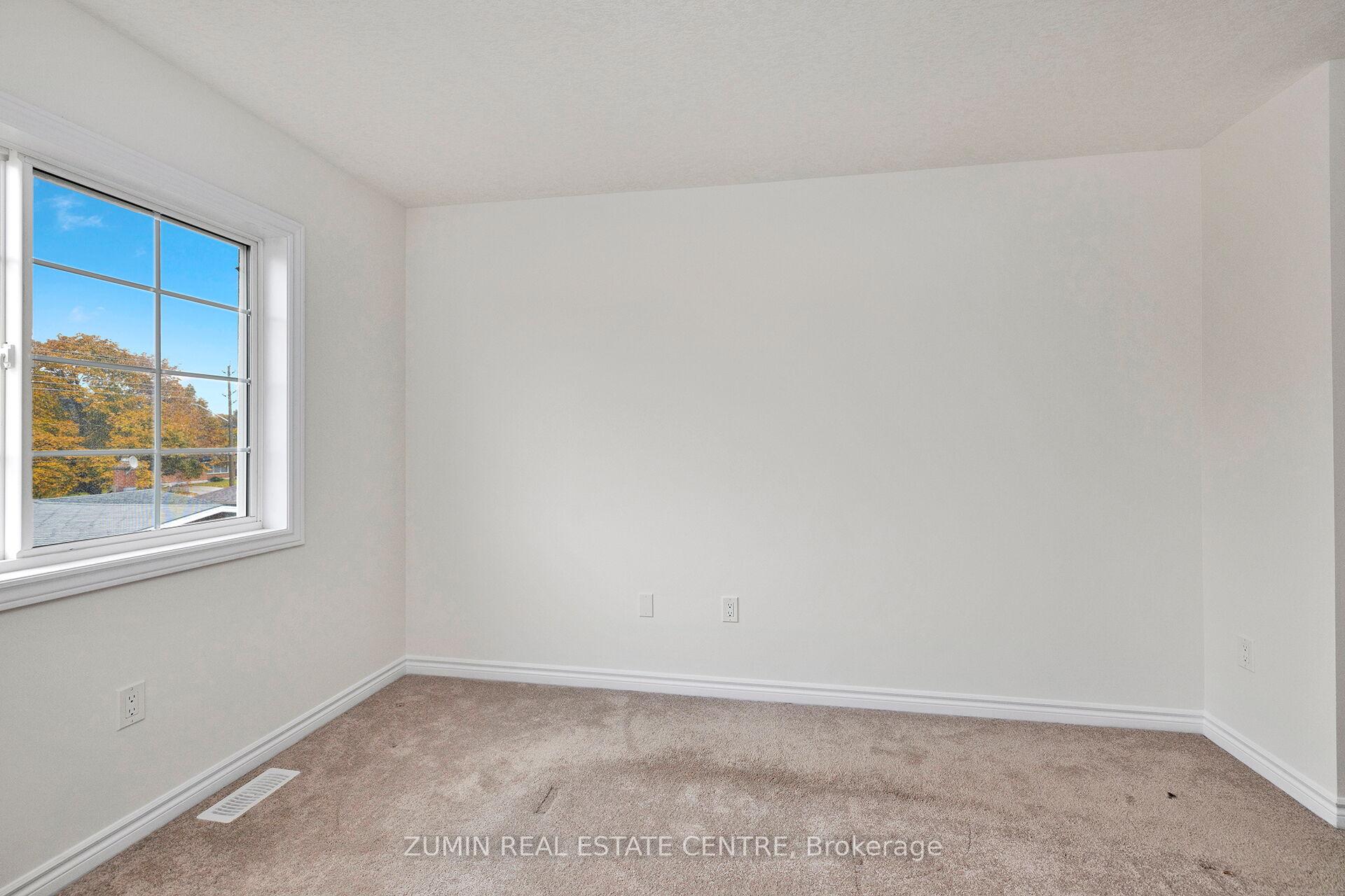 Photo 32 of 78 Dewberry Drive, Kitchener — HOMEH