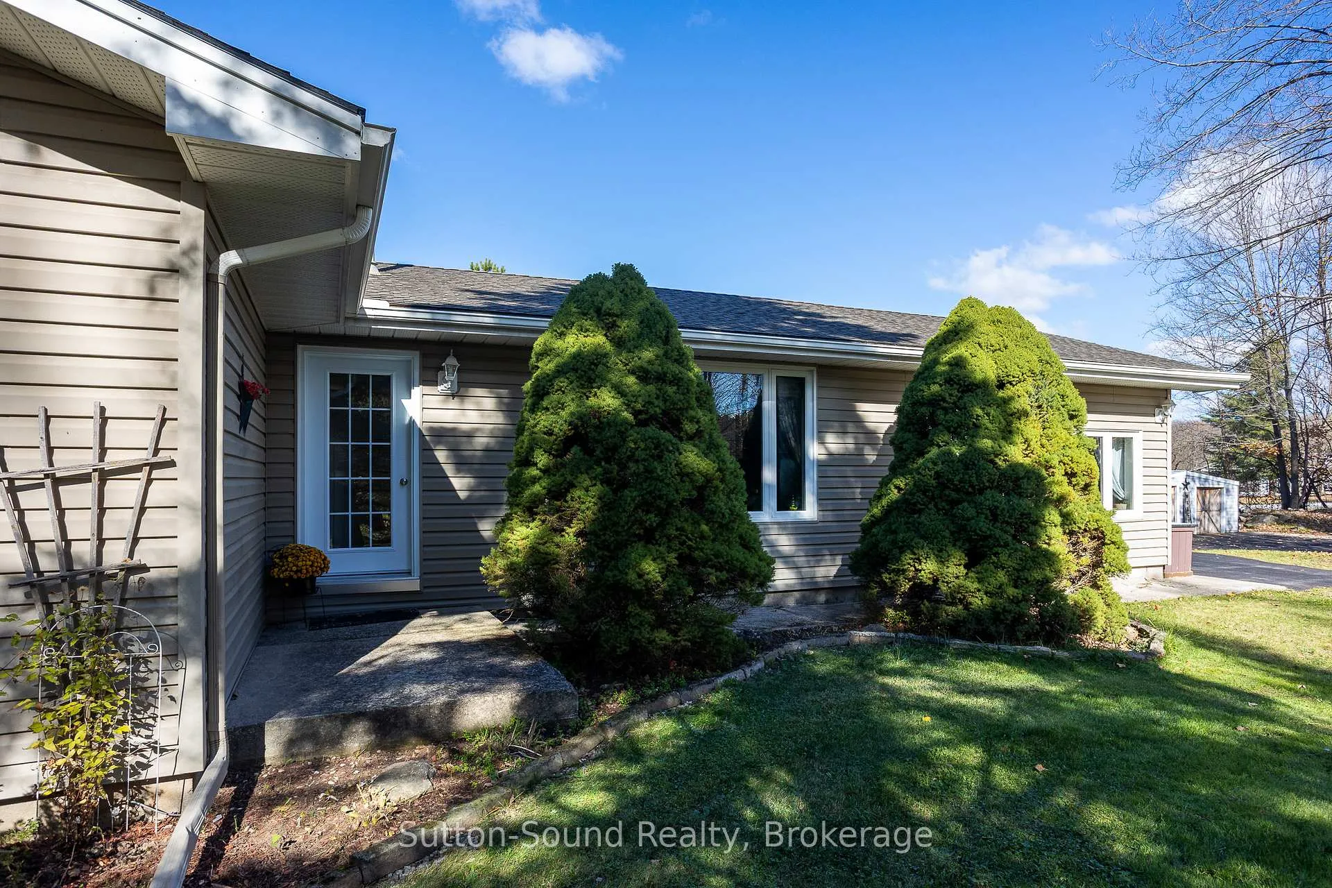 Photo 3 of 143659 15 Side Road E, Meaford — HOMEH