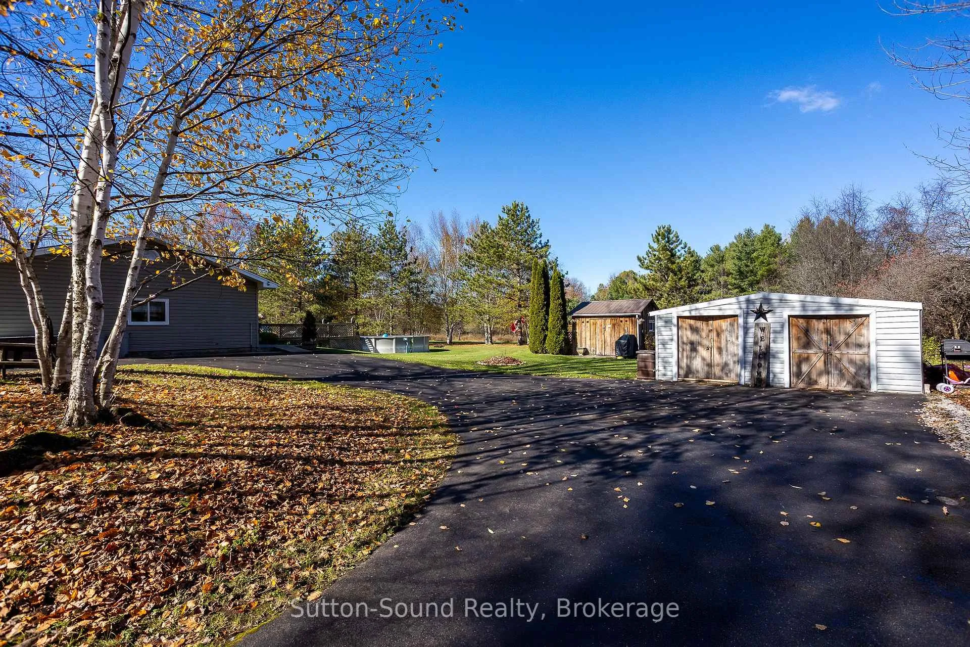 Photo 4 of 143659 15 Side Road E, Meaford — HOMEH