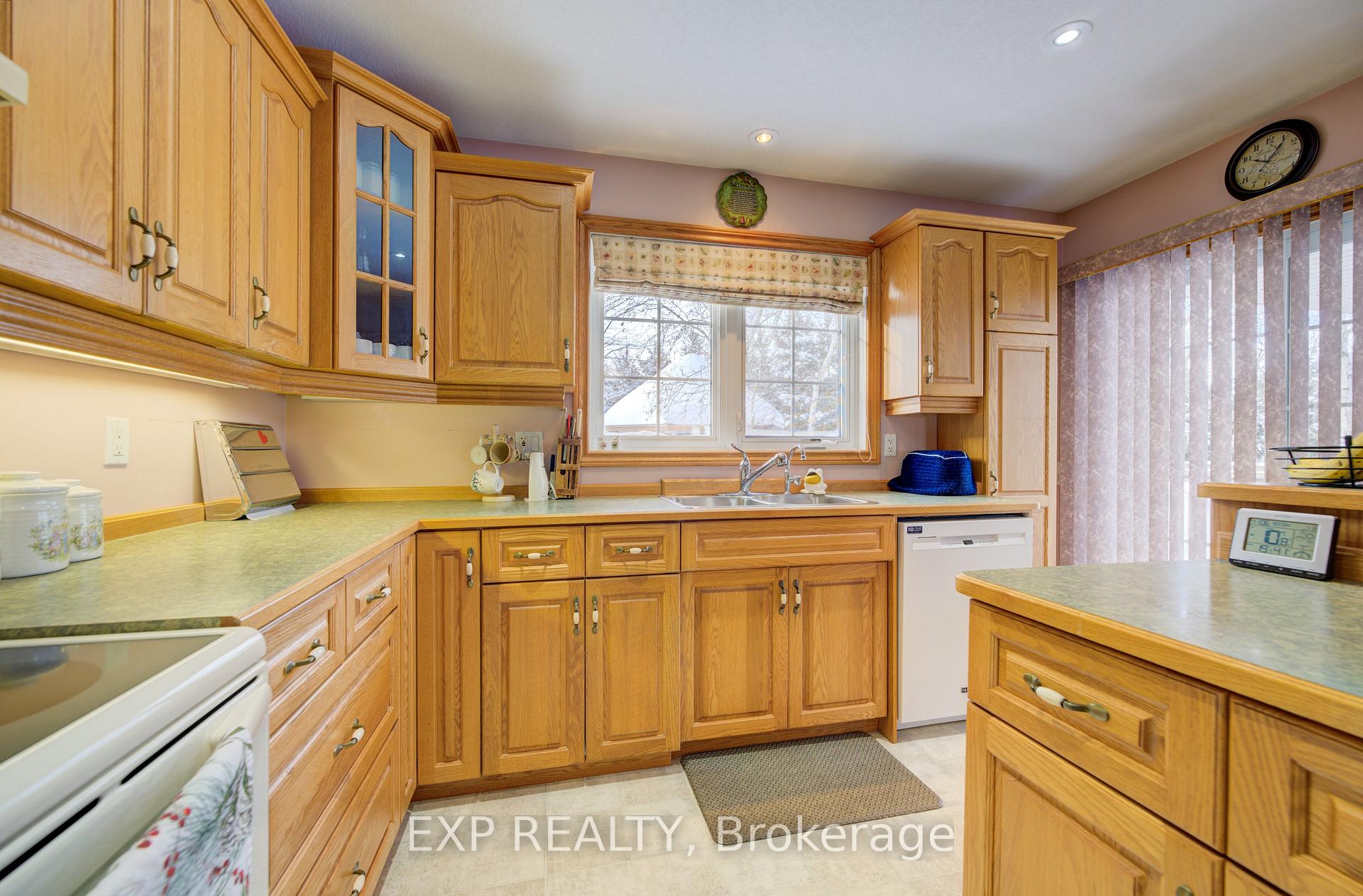 Photo 11 of 42 River Run Road, Mapleton, Rural Mapleton — HOMEH