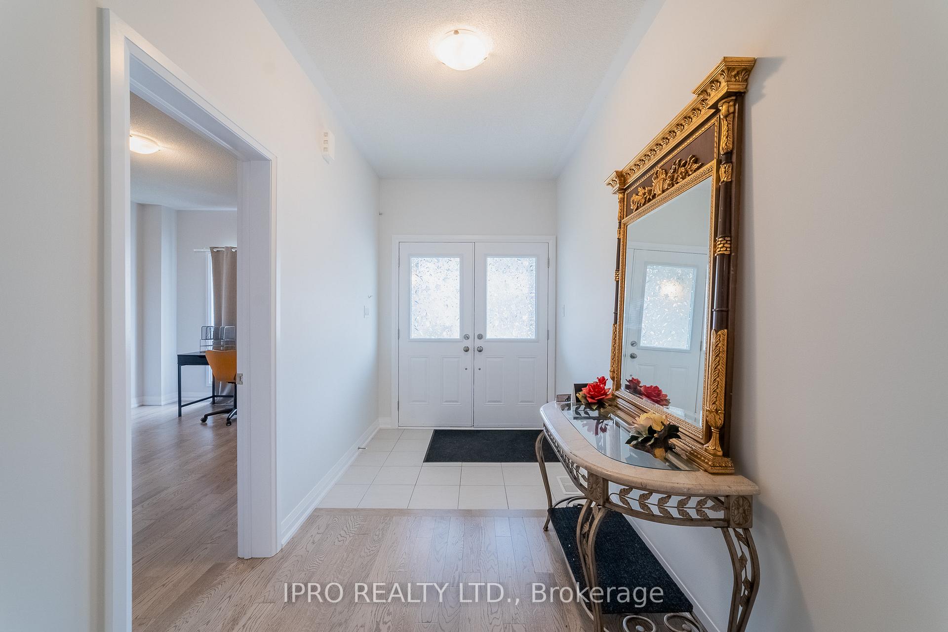 Photo 5 of 1044 Hardy Way, Innisfil, Lefroy — HOMEH