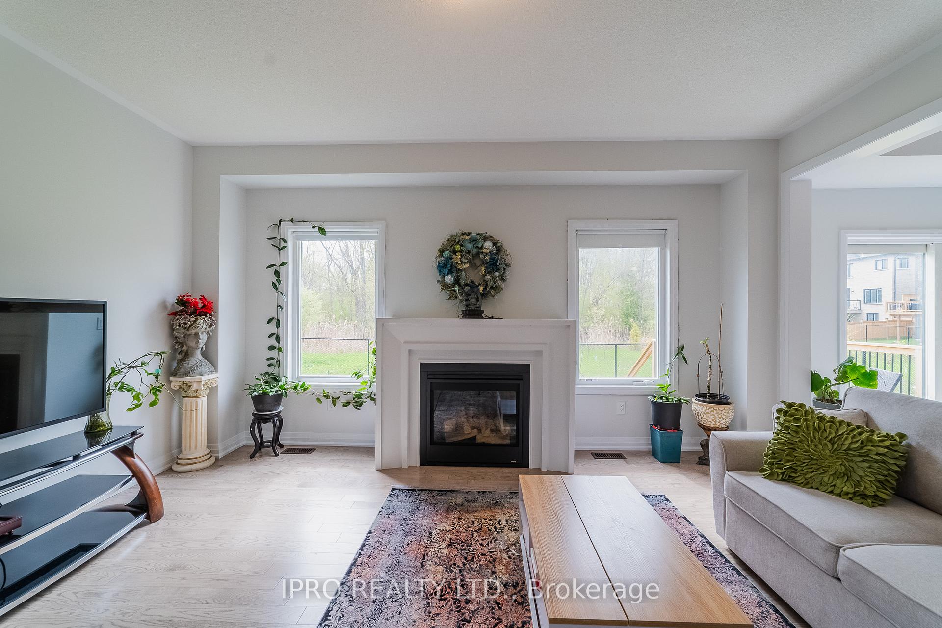 Photo 13 of 1044 Hardy Way, Innisfil, Lefroy — HOMEH