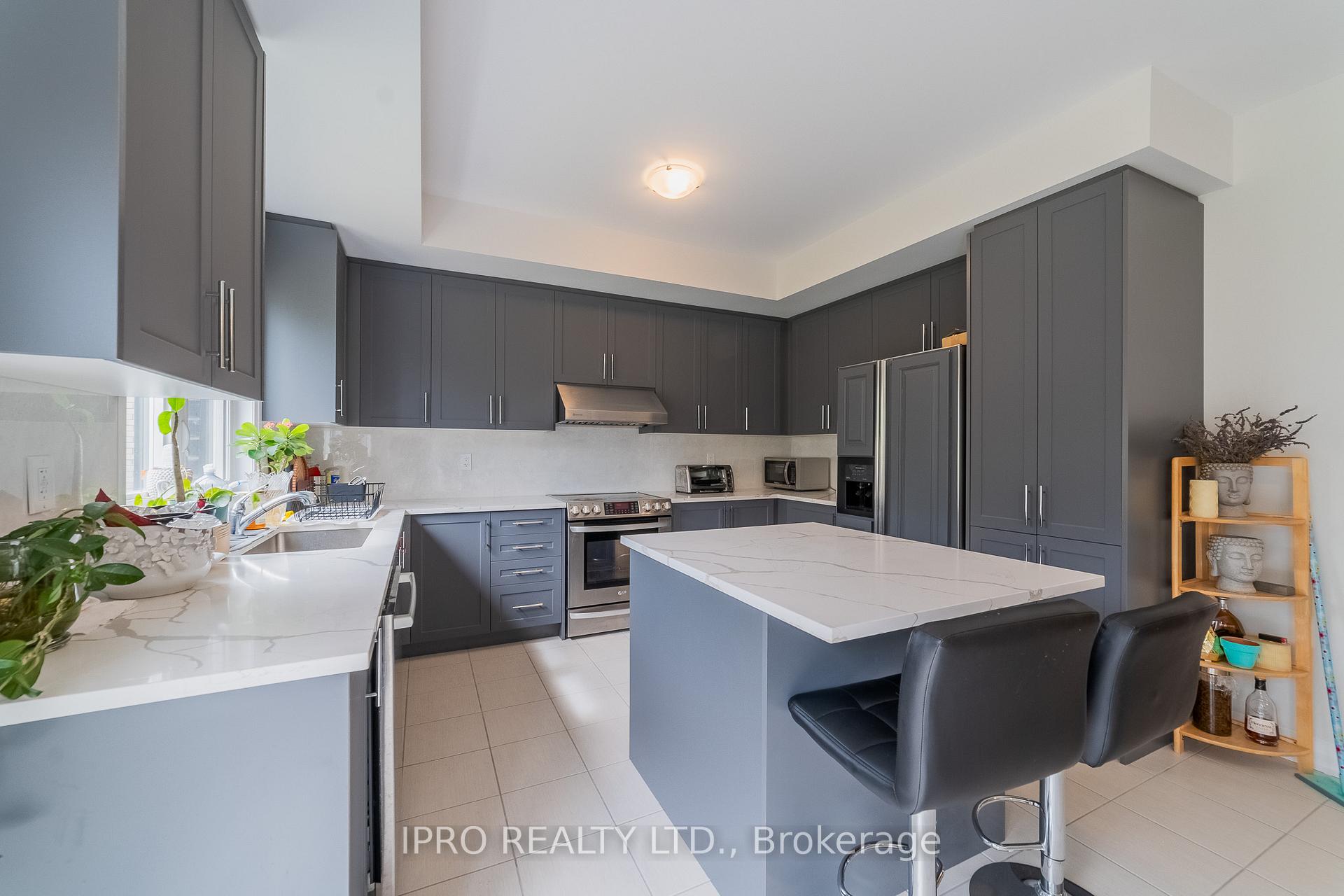 Photo 17 of 1044 Hardy Way, Innisfil, Lefroy — HOMEH