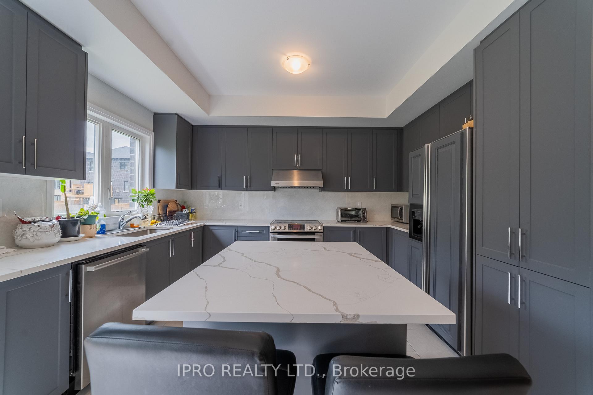 Photo 18 of 1044 Hardy Way, Innisfil, Lefroy — HOMEH