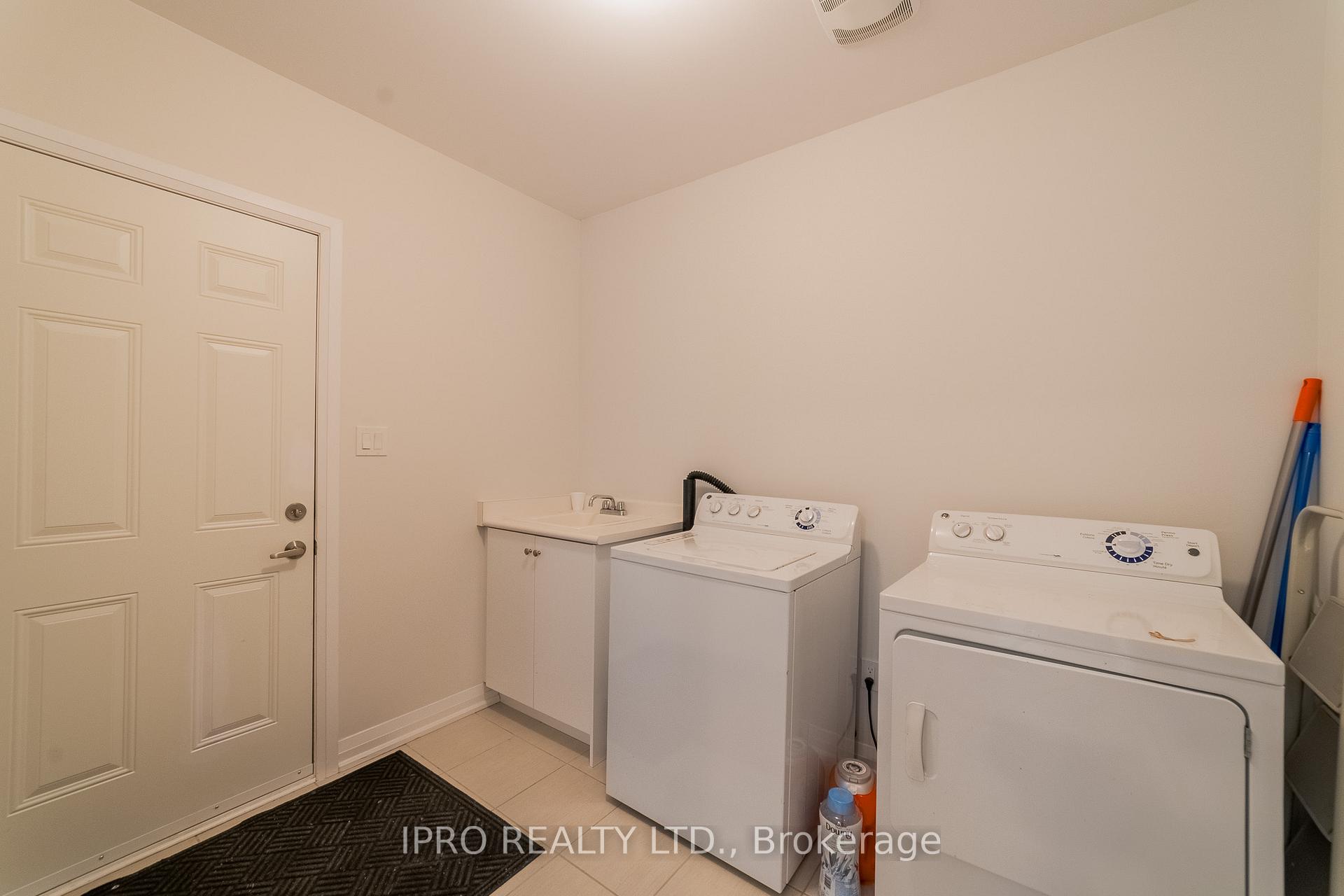 Photo 34 of 1044 Hardy Way, Innisfil, Lefroy — HOMEH