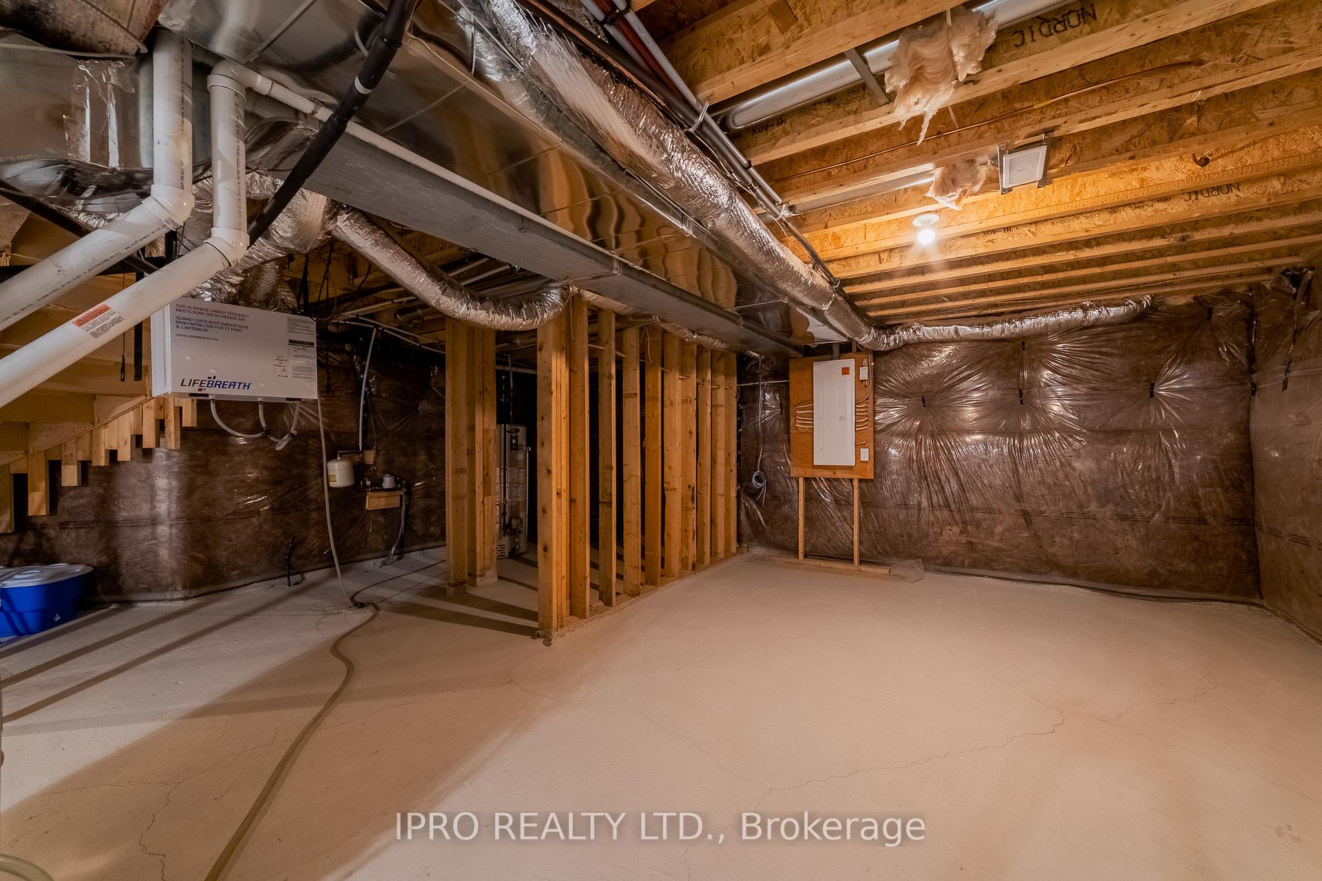 Photo 37 of 1044 Hardy Way, Innisfil, Lefroy — HOMEH