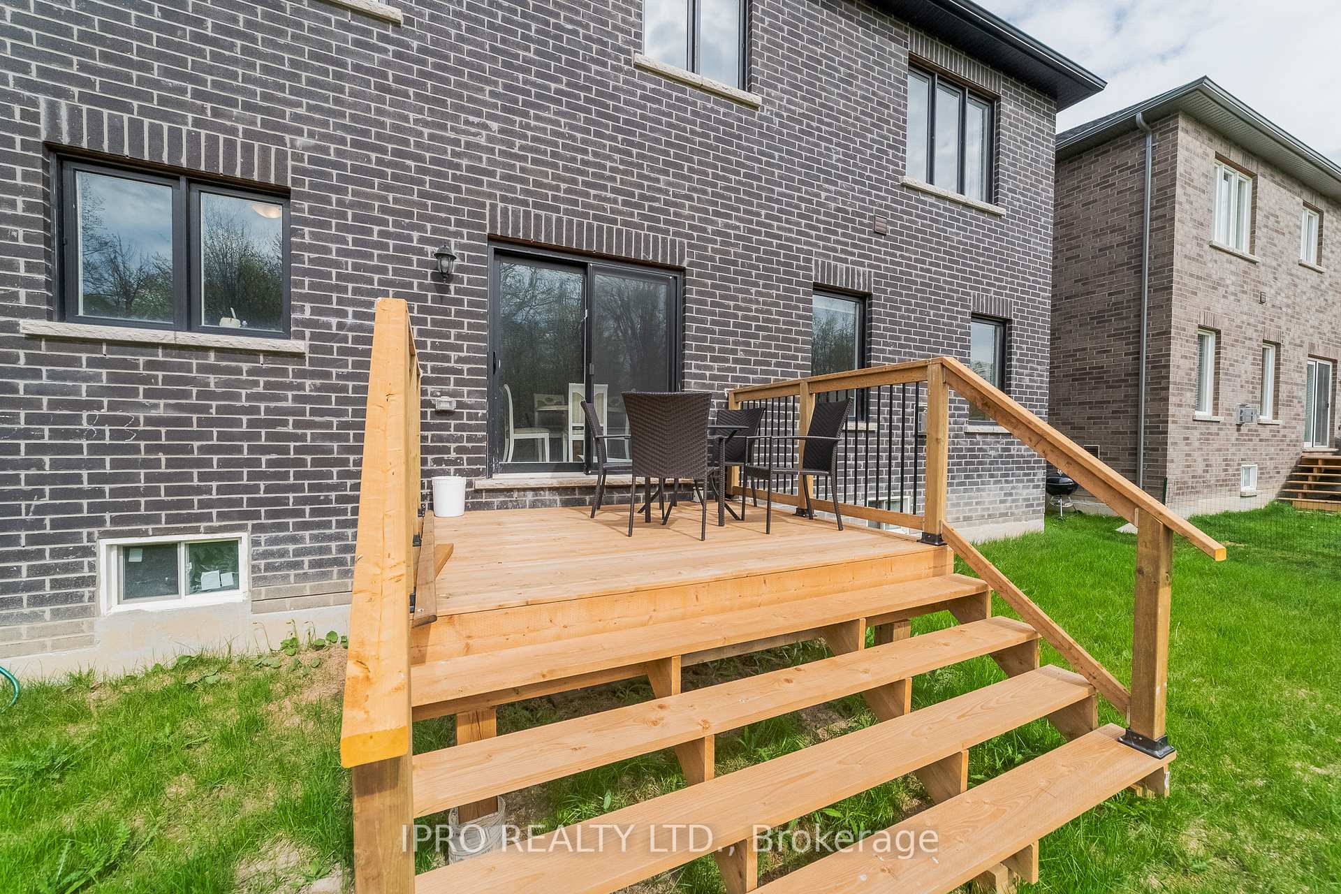 Photo 38 of 1044 Hardy Way, Innisfil, Lefroy — HOMEH