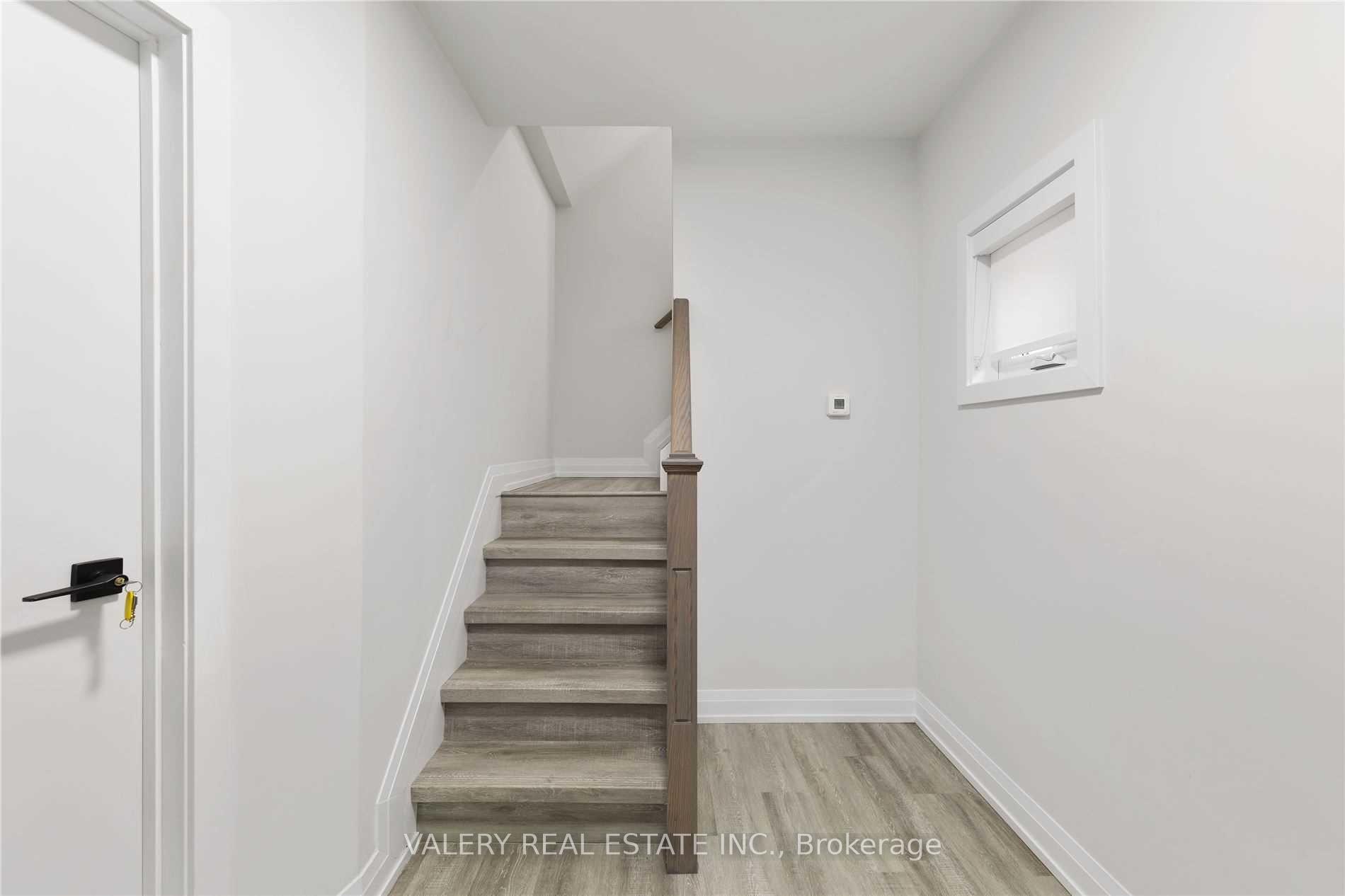 Photo 3 of Unit 2, 5 Maplewood Avenue, Hamilton, St. Clair — HOMEH