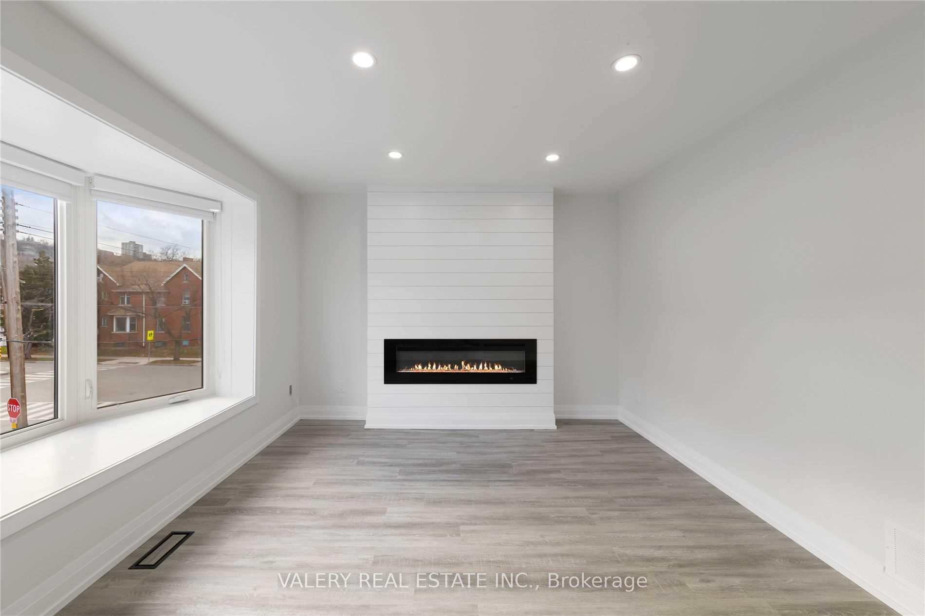 Photo 11 of Unit 2, 5 Maplewood Avenue, Hamilton, St. Clair — HOMEH