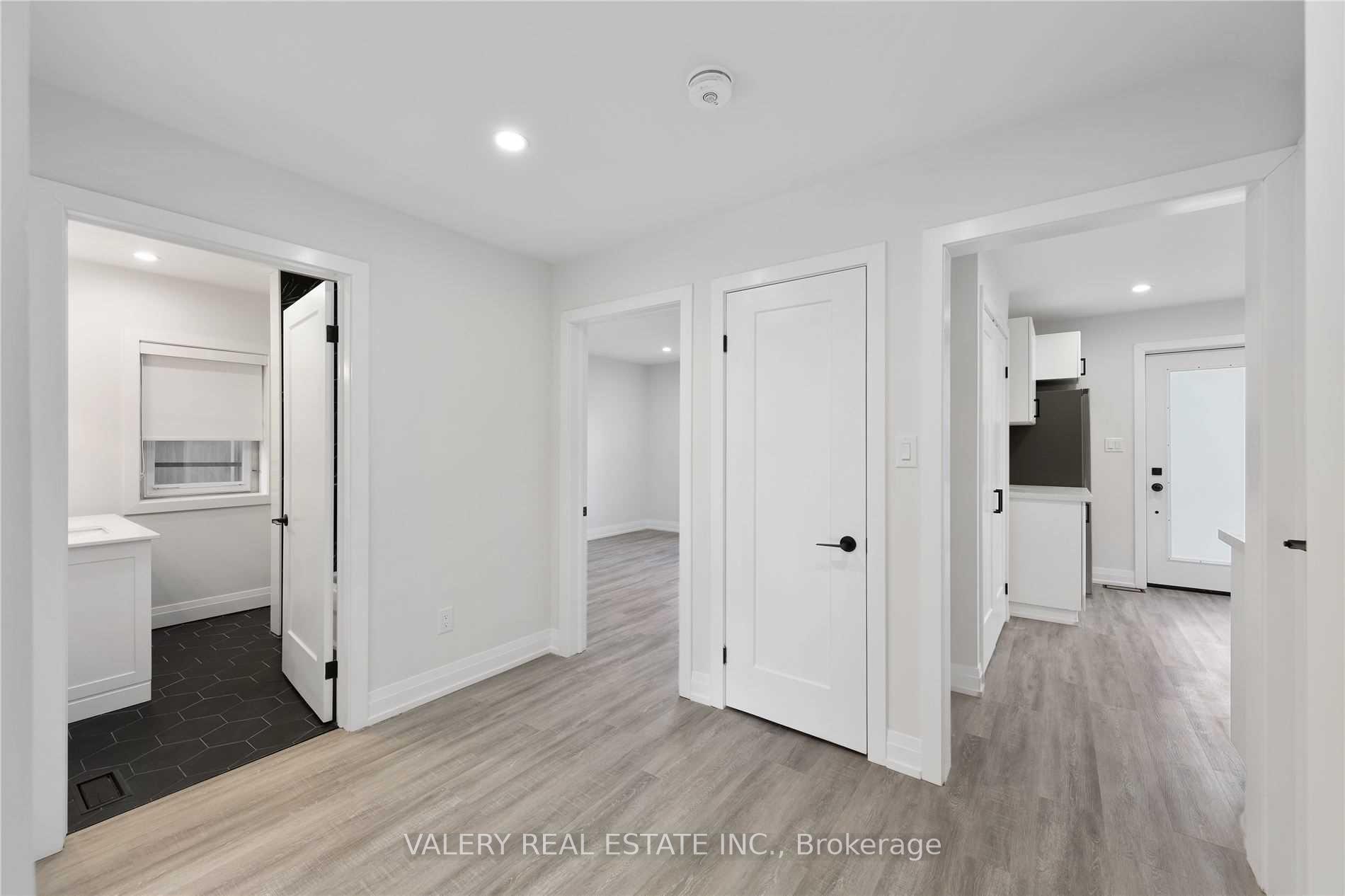 Photo 12 of Unit 2, 5 Maplewood Avenue, Hamilton, St. Clair — HOMEH