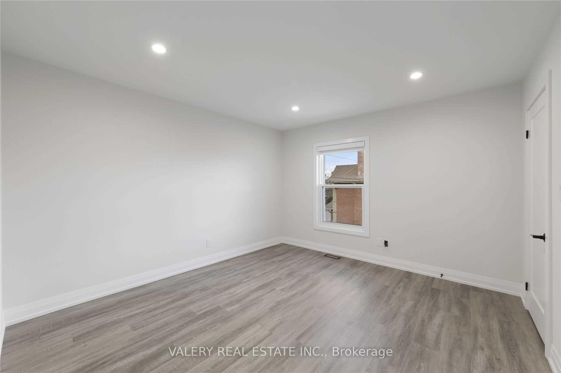 Photo 16 of Unit 2, 5 Maplewood Avenue, Hamilton, St. Clair — HOMEH