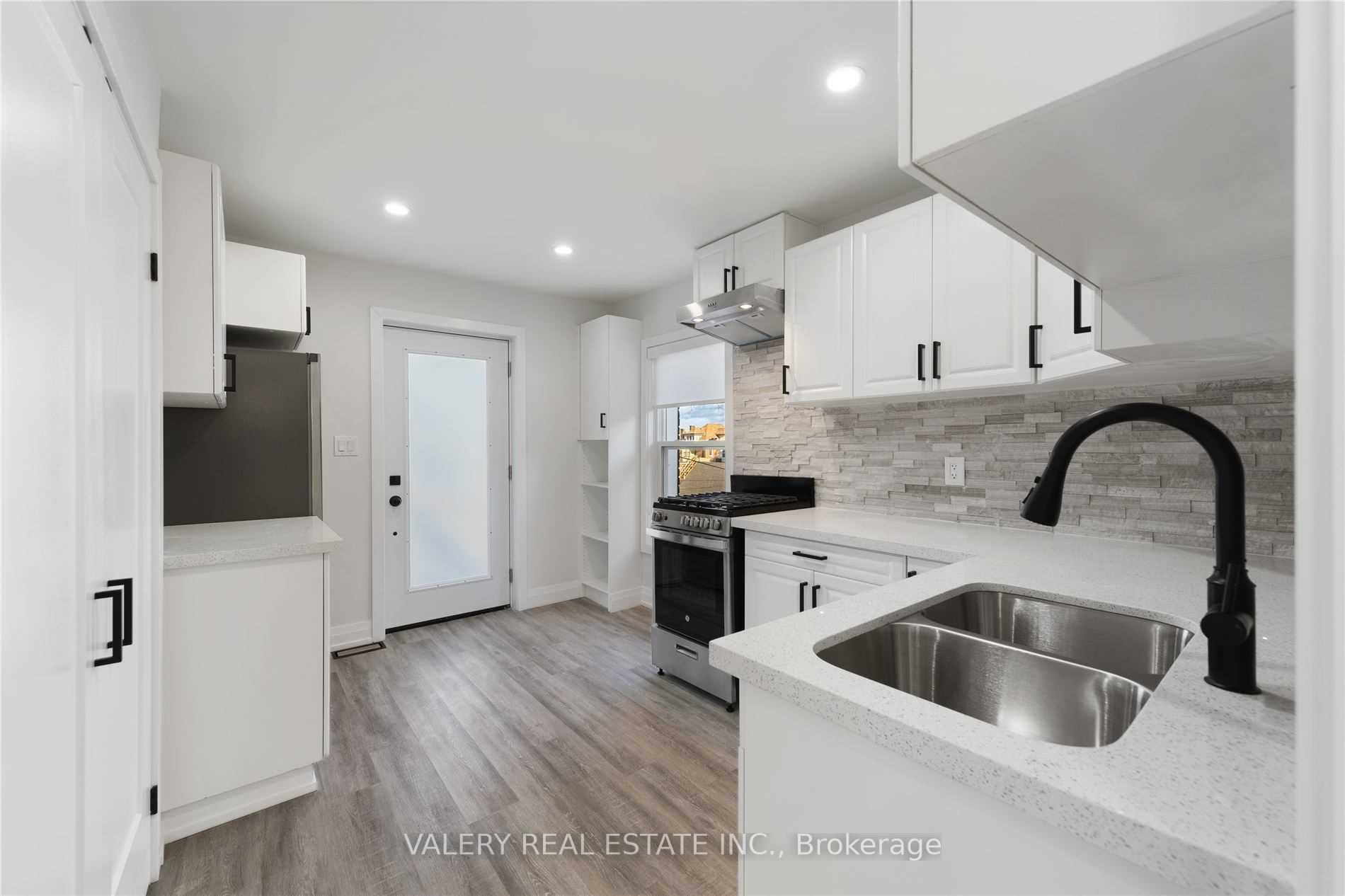 Photo 19 of Unit 2, 5 Maplewood Avenue, Hamilton, St. Clair — HOMEH