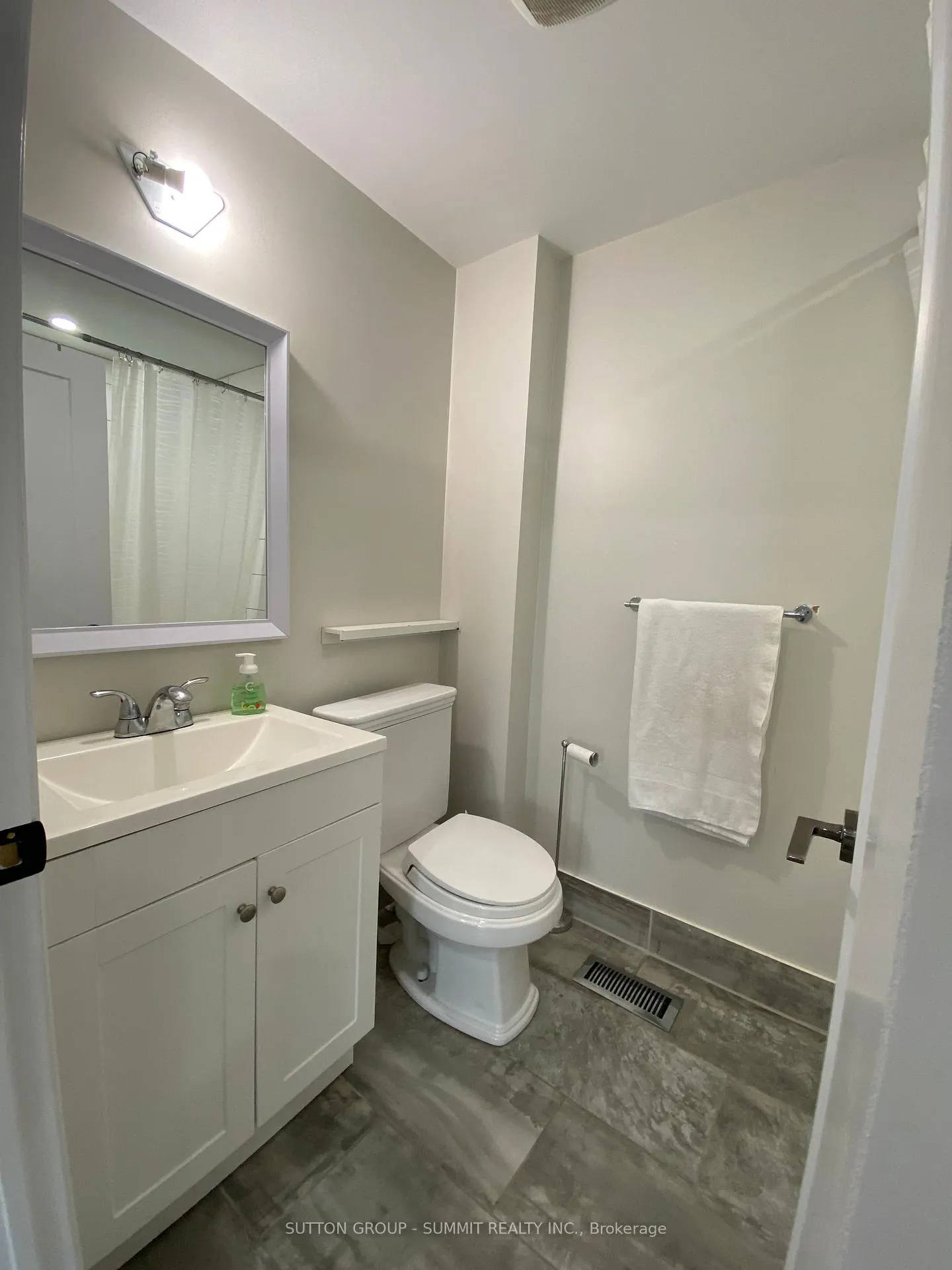 Photo 14 of 239 Main Street, King, Schomberg — HOMEH