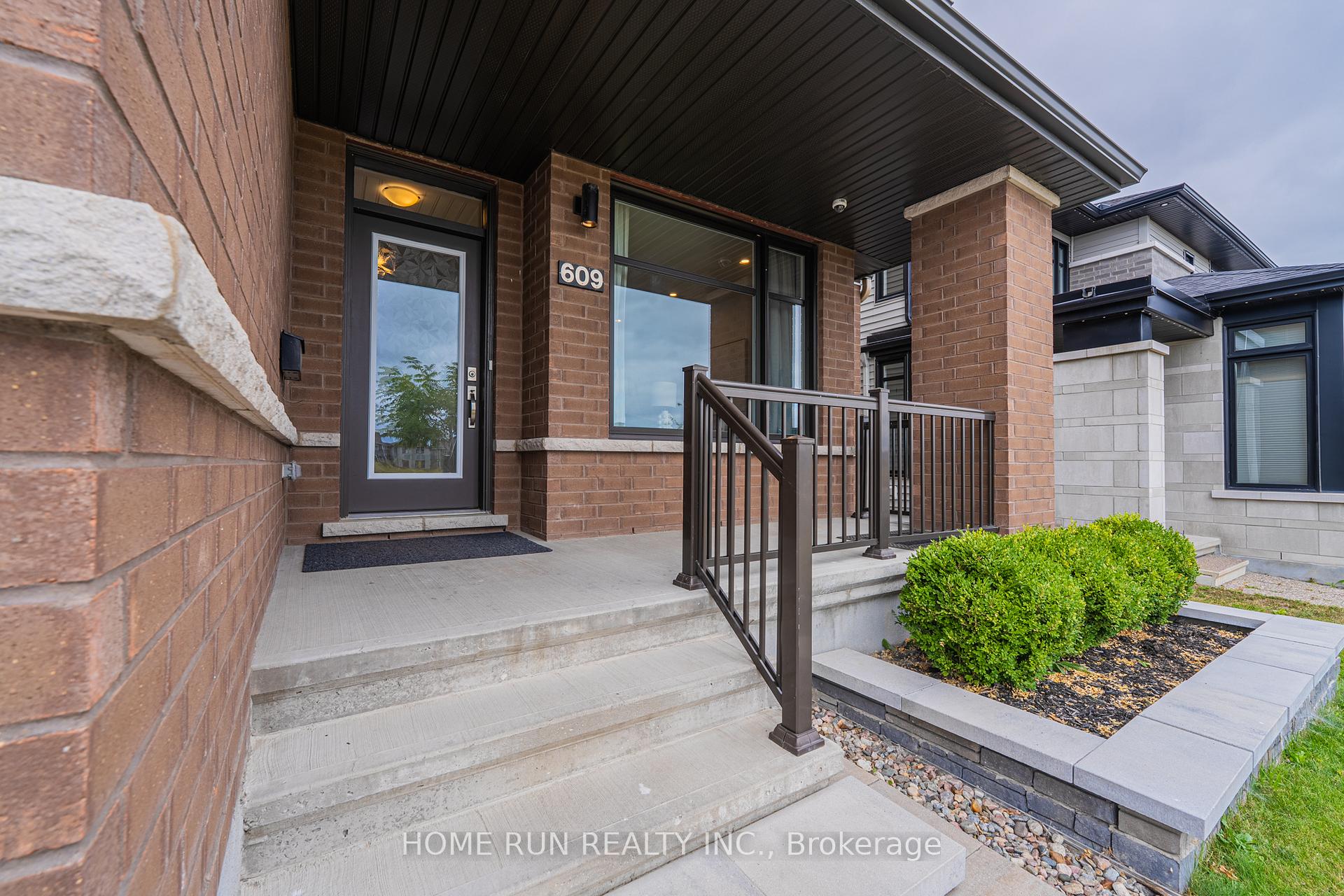 Photo 2 of 609 Triangle Street, Ottawa, Kanata - Emerald Meadows/Trailwest — HOMEH