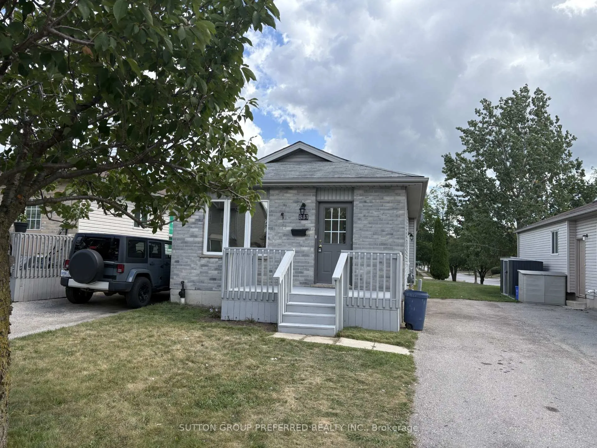 Front of 331 Simpson Crescent