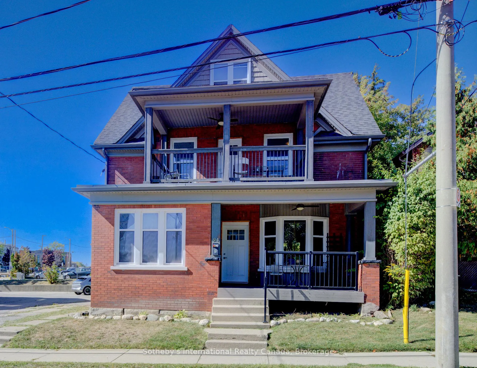 Front of 94 Scott Street
