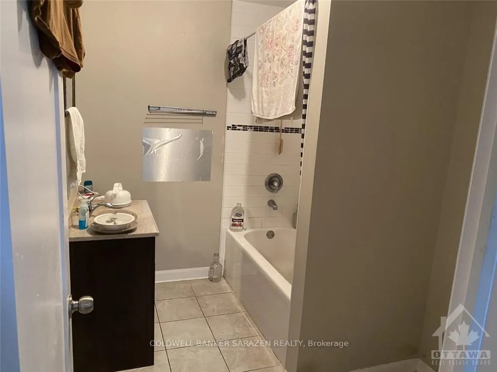 Photo 10 of 1256 Kitchener Avenue, Ottawa, Ellwood — HOMEH