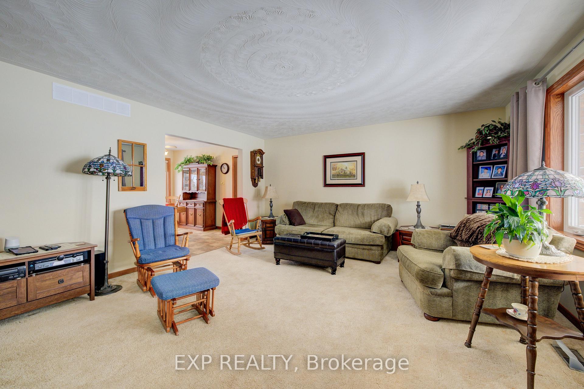 Photo 6 of 7134 Wellington Rd 11, Mapleton, Rural Mapleton — HOMEH