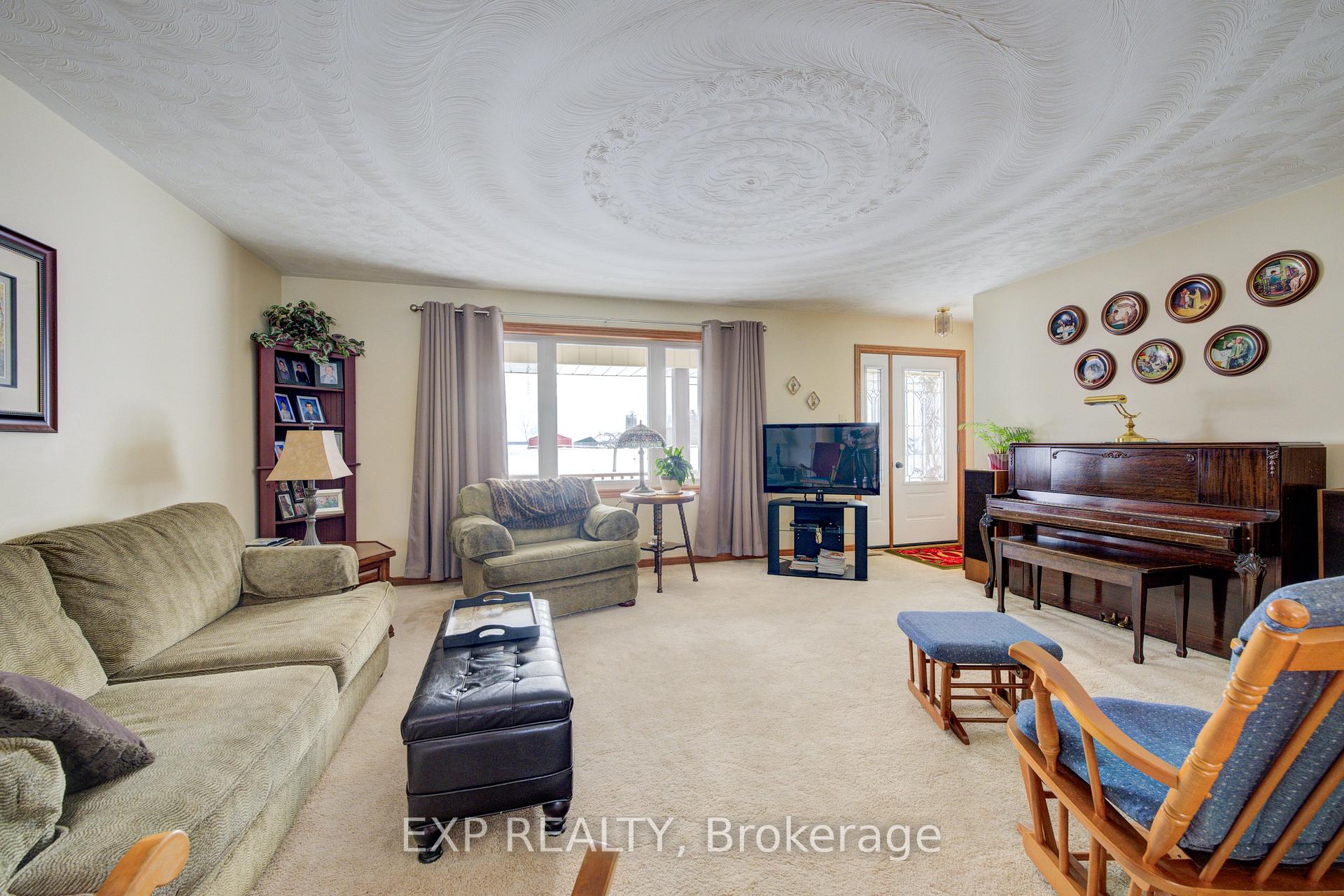 Photo 7 of 7134 Wellington Rd 11, Mapleton, Rural Mapleton — HOMEH