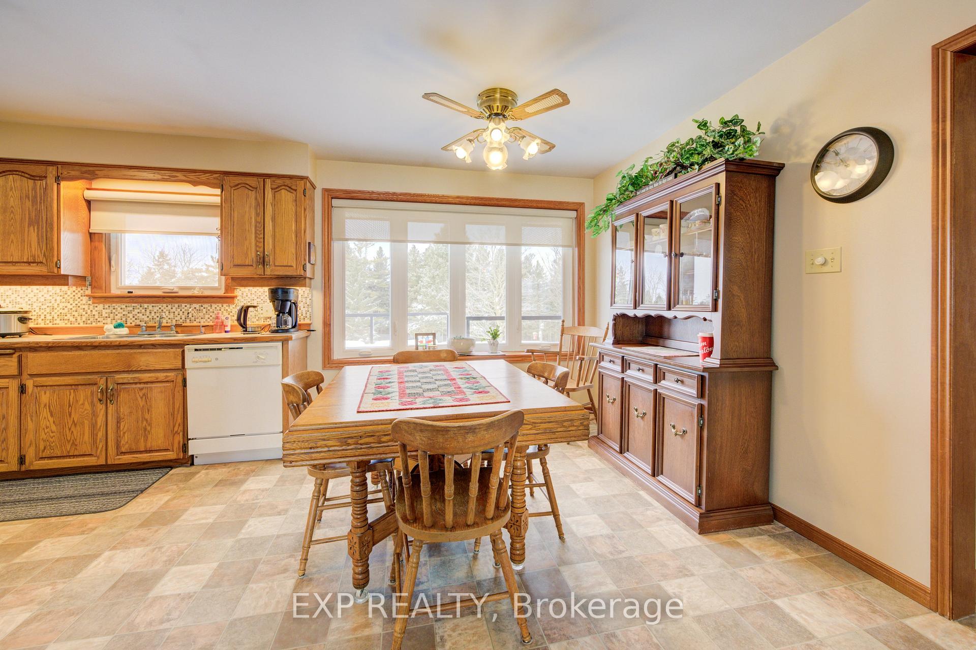 Photo 8 of 7134 Wellington Rd 11, Mapleton, Rural Mapleton — HOMEH
