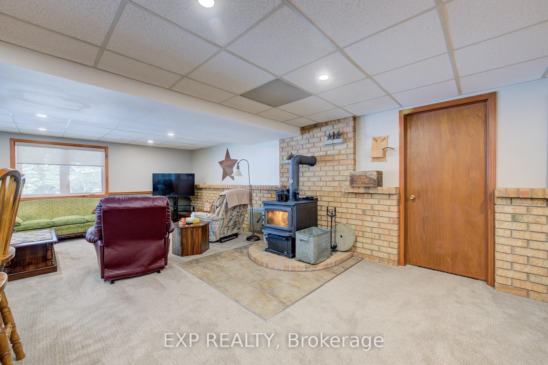 Photo 21 of 7134 Wellington Rd 11, Mapleton, Rural Mapleton — HOMEH