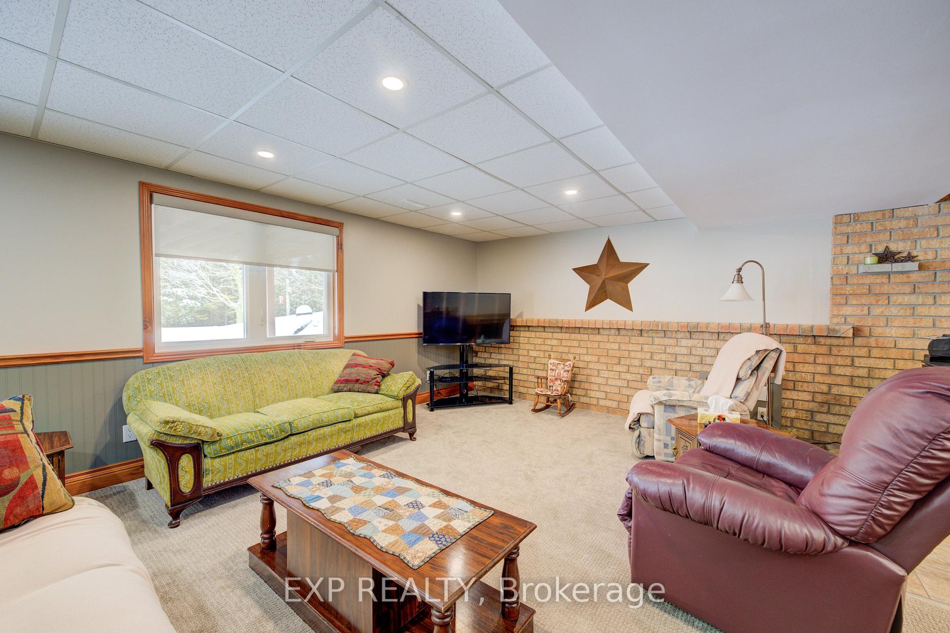 Photo 23 of 7134 Wellington Rd 11, Mapleton, Rural Mapleton — HOMEH
