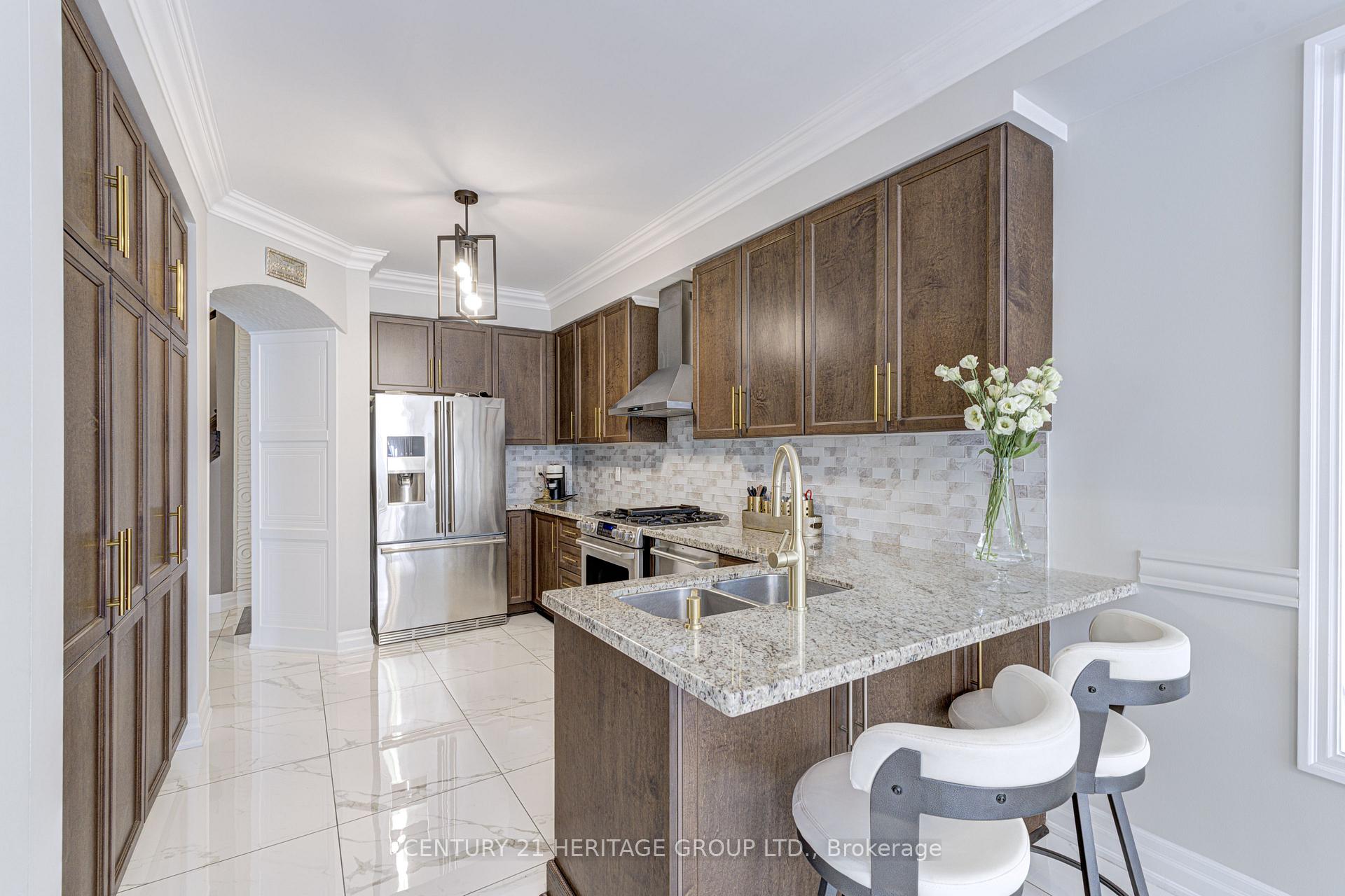 Photo 6 of 57 Robert Berry Crescent, King, King City — HOMEH