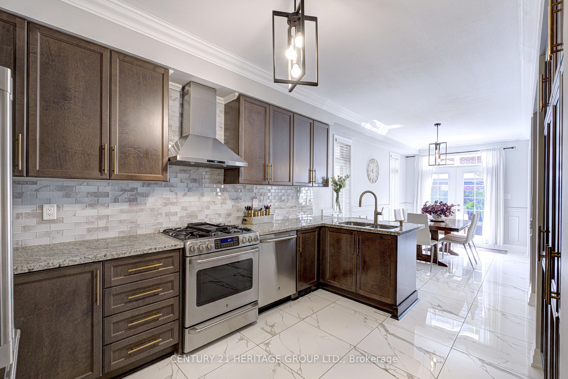 Photo 7 of 57 Robert Berry Crescent, King, King City — HOMEH