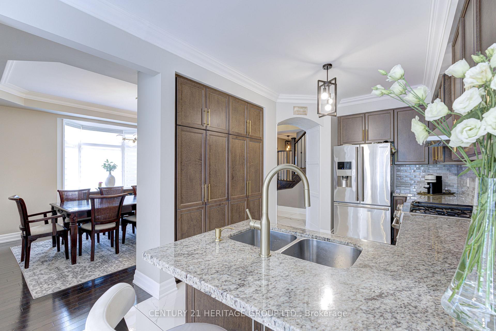 Photo 8 of 57 Robert Berry Crescent, King, King City — HOMEH