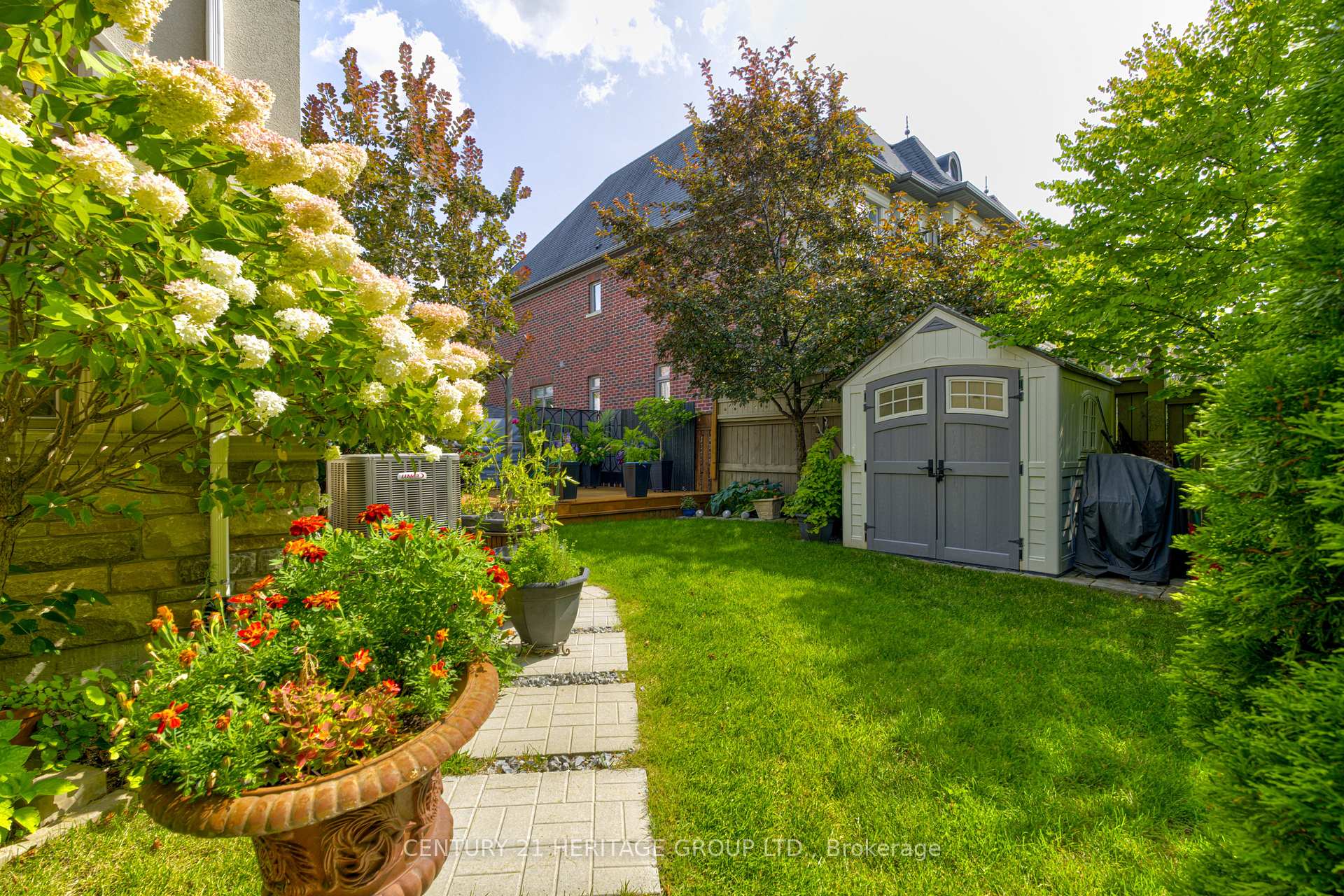 Photo 33 of 57 Robert Berry Crescent, King, King City — HOMEH