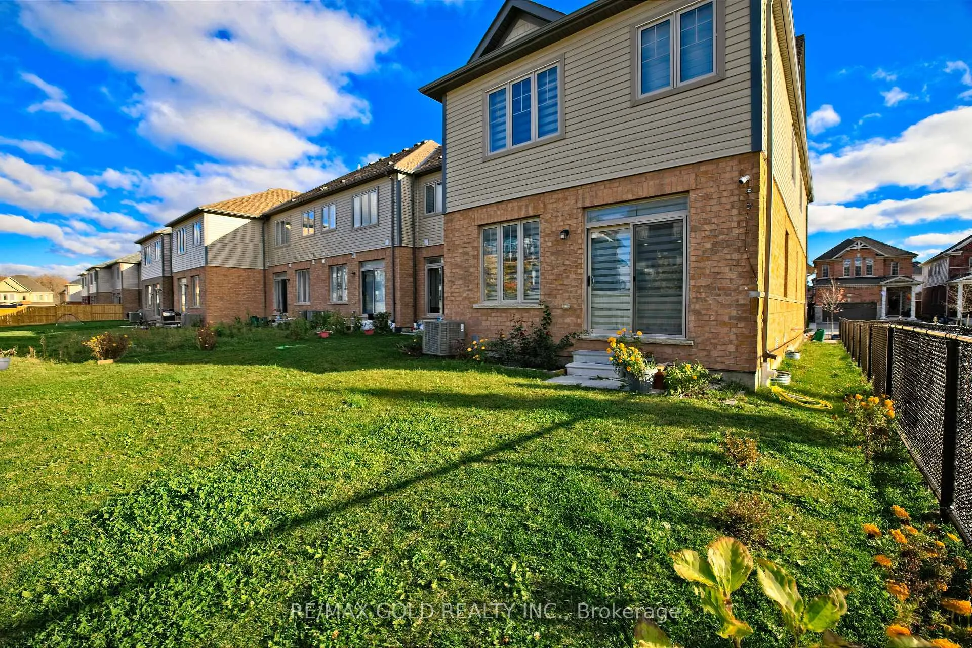 Photo 2 of 71 Gloria Street, Kitchener — HOMEH