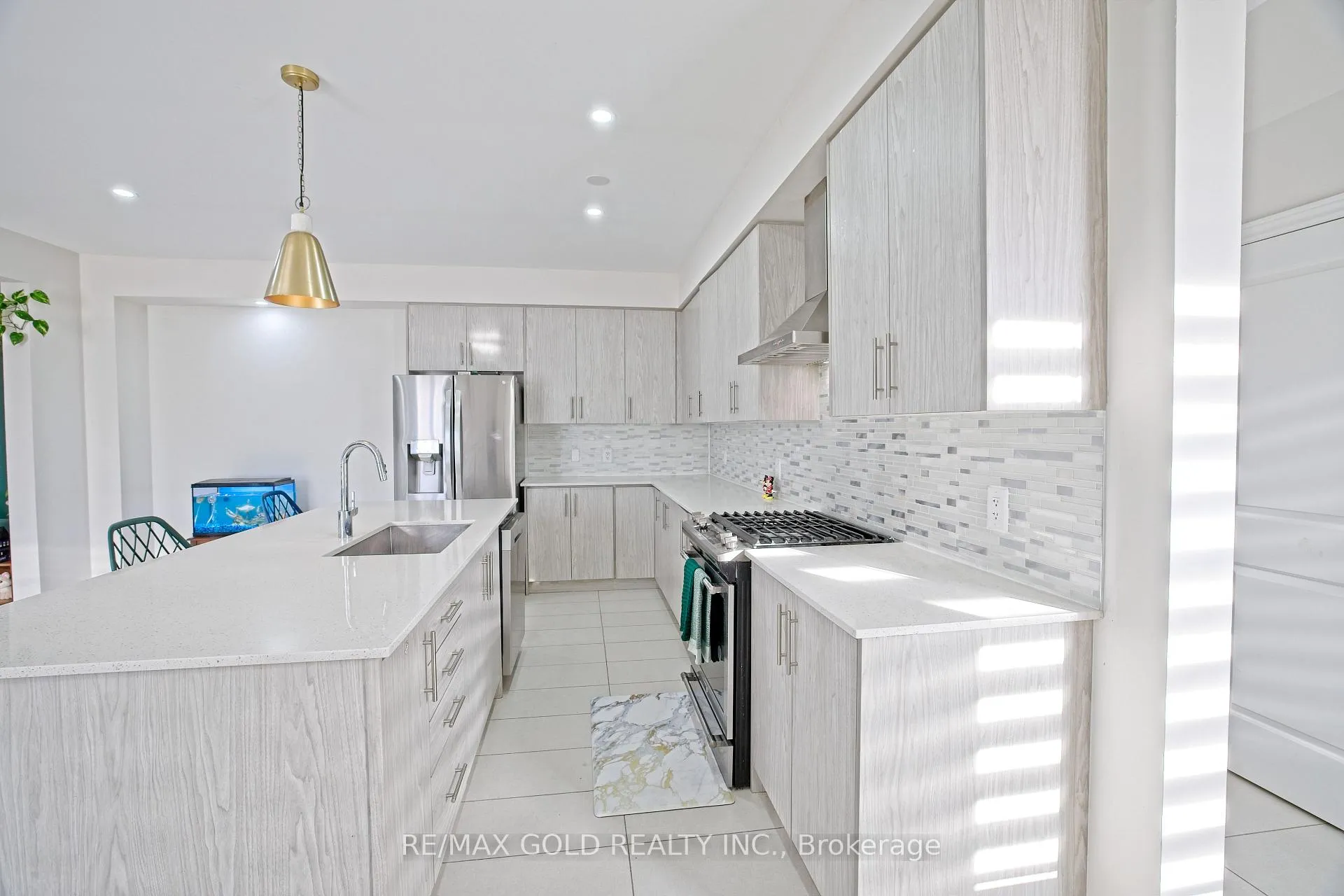 Photo 6 of 71 Gloria Street, Kitchener — HOMEH