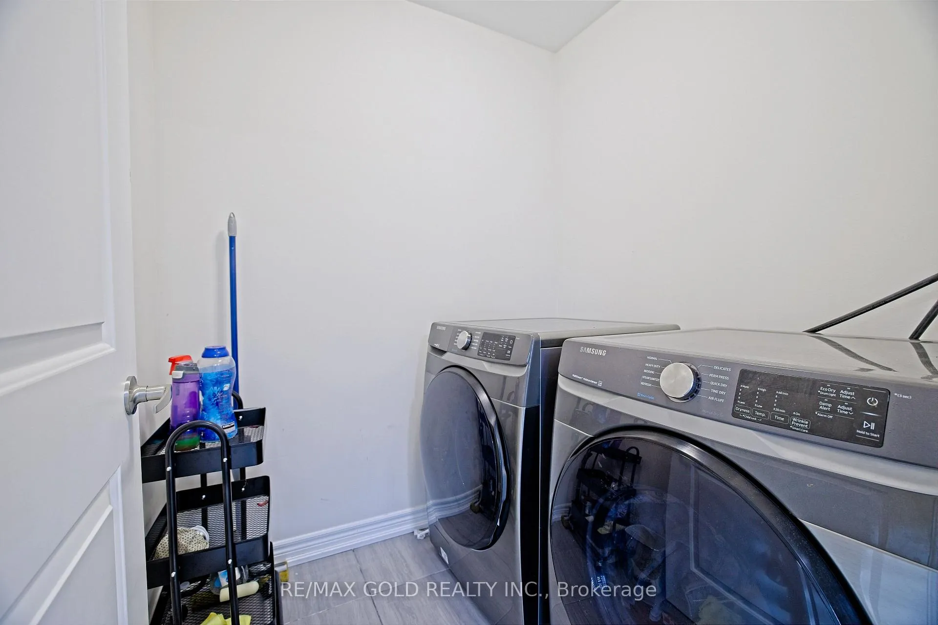 Photo 20 of 71 Gloria Street, Kitchener — HOMEH